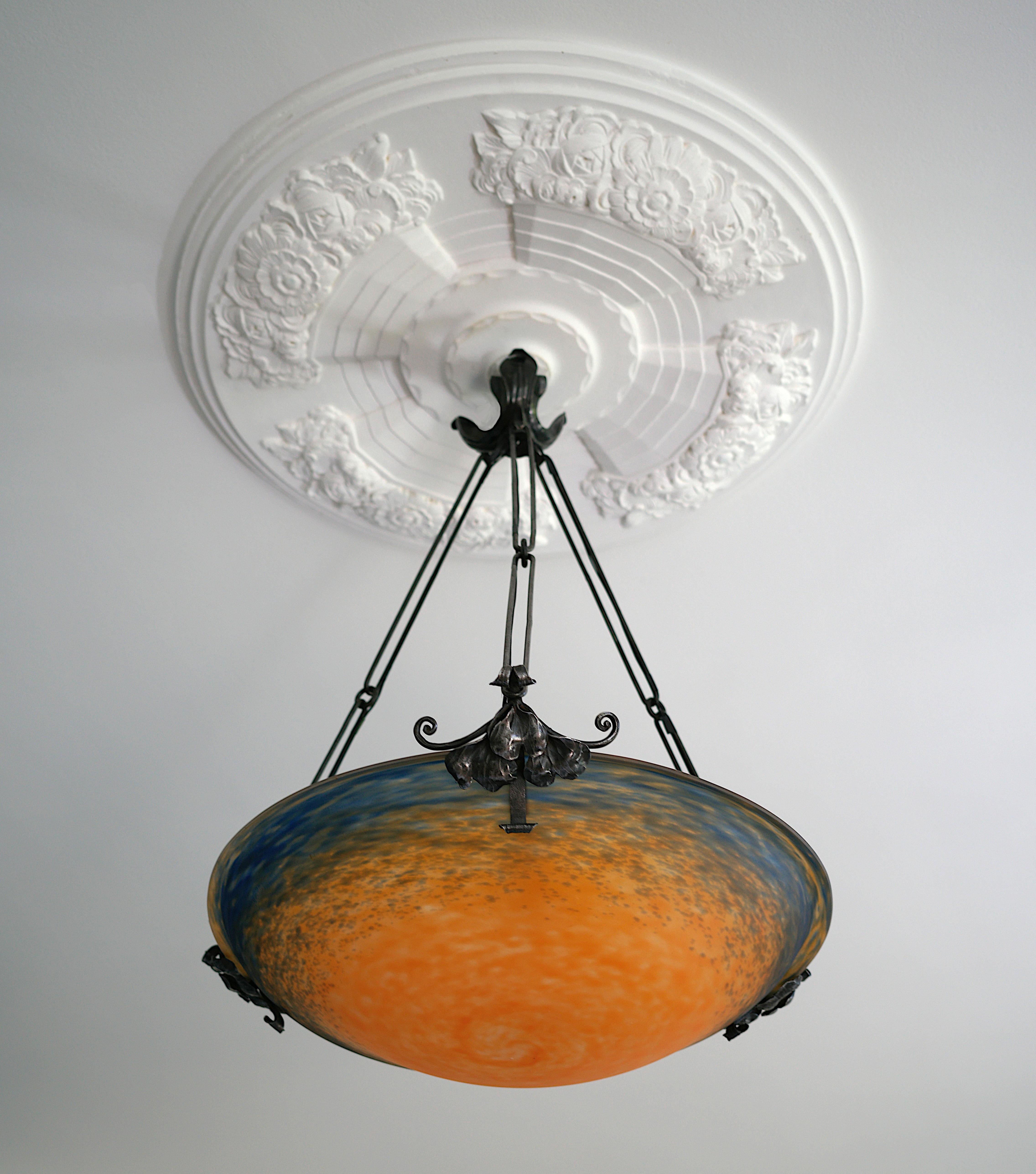 Charles Schneider, Wide French Art Deco Pendant Chandelier, 1910s For Sale 1