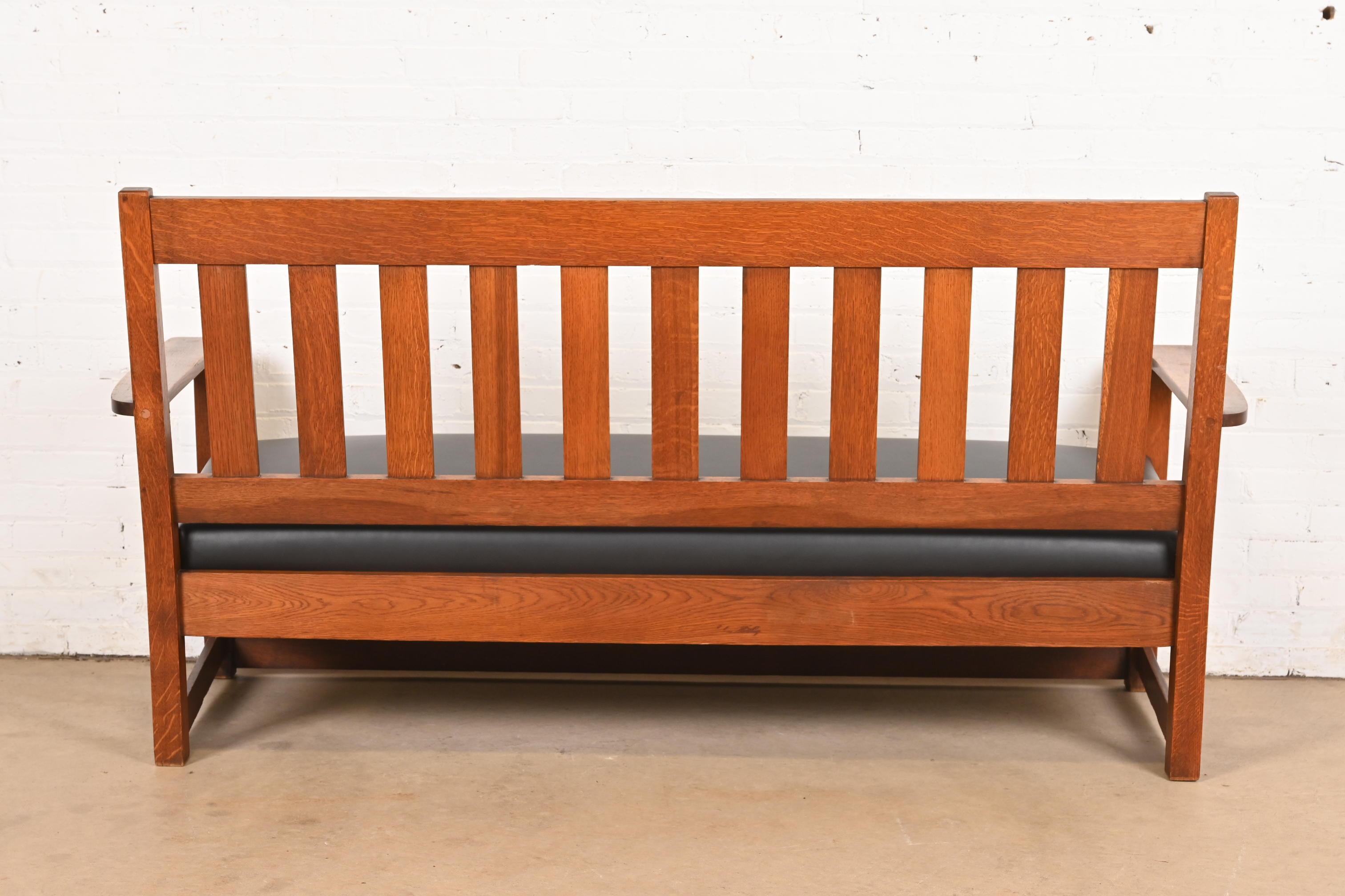 Canapé ou banc Arts & Crafts Mission en chêne ancien Charles Stickley en vente 3