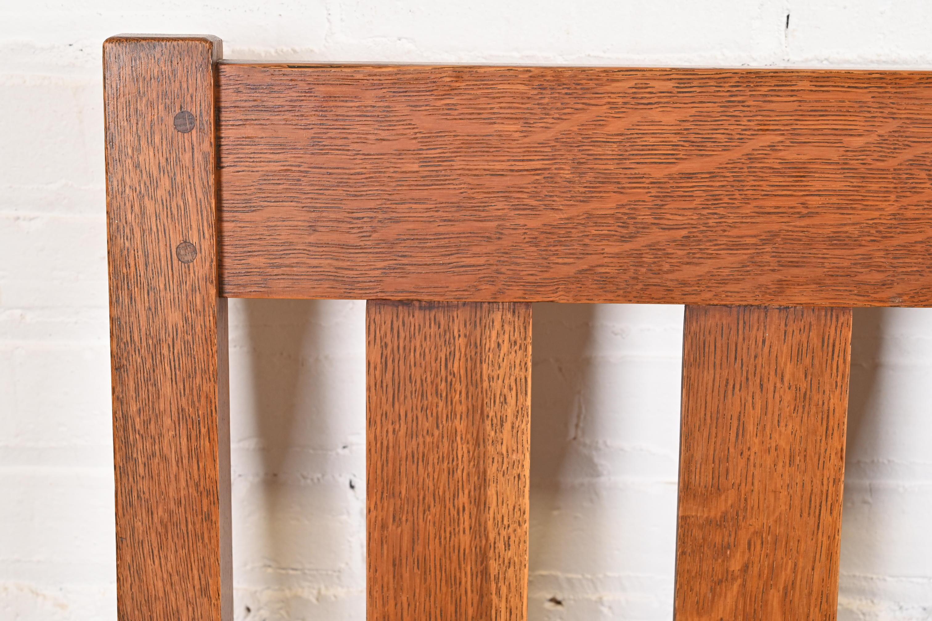 20ième siècle Canapé ou banc Arts & Crafts Mission en chêne ancien Charles Stickley en vente