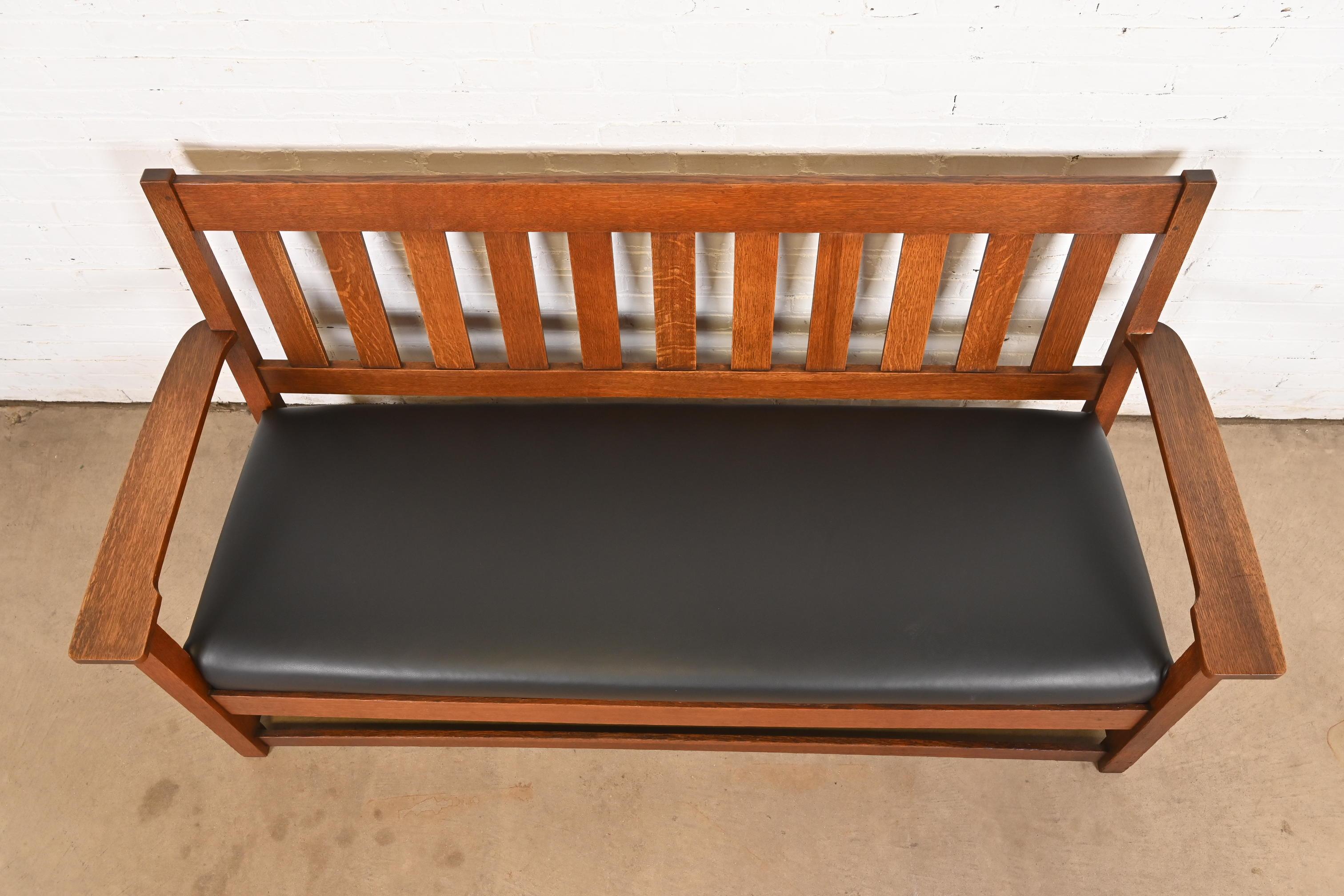 Canapé ou banc Arts & Crafts Mission en chêne ancien Charles Stickley en vente 1
