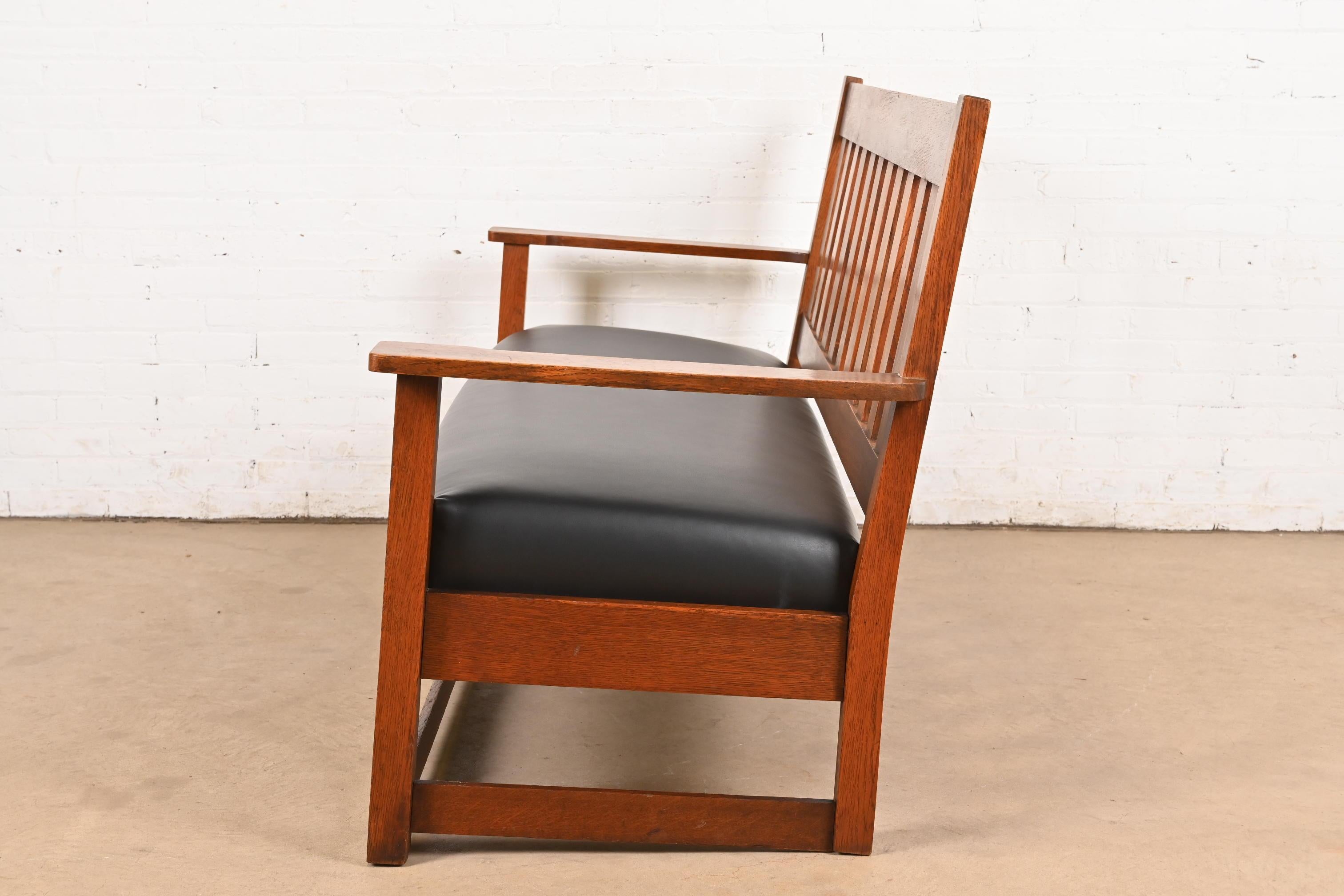 Canapé ou banc Arts & Crafts Mission en chêne ancien Charles Stickley en vente 2