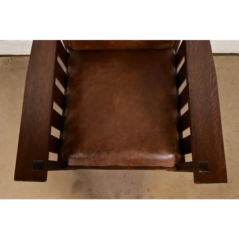 Charles Stickley Antike Eiche Arts & Crafts Lounge Chair, neu lackiert im Angebot 1