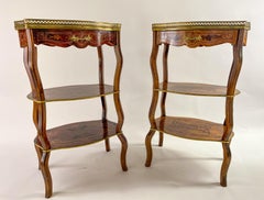 Paire de tables d'appoint et tables d'extrémité en marqueterie de style français transitionnel Charles Topino