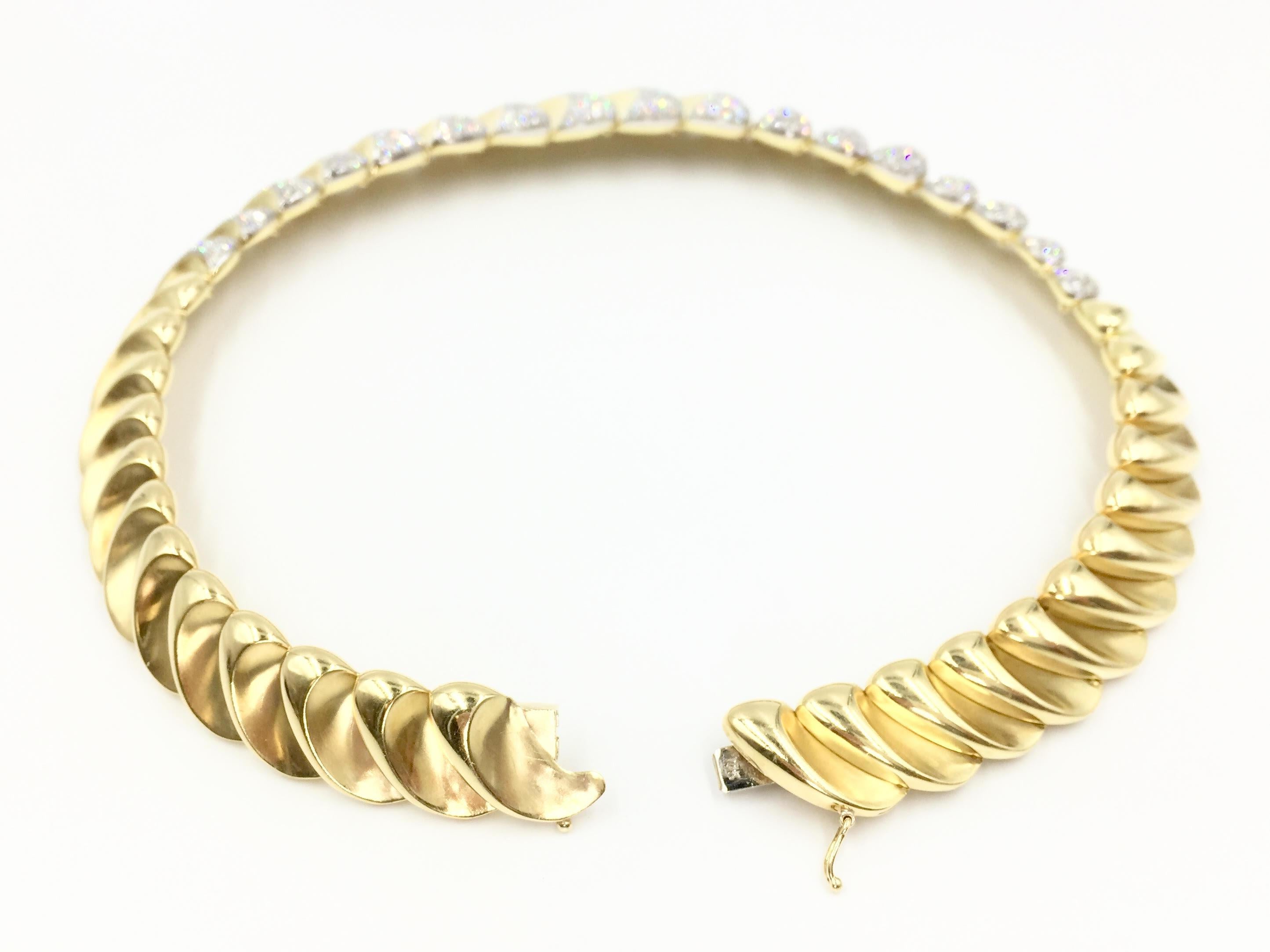 Round Cut Charles Turi 18 Karat Scalloped Diamond Necklace For Sale