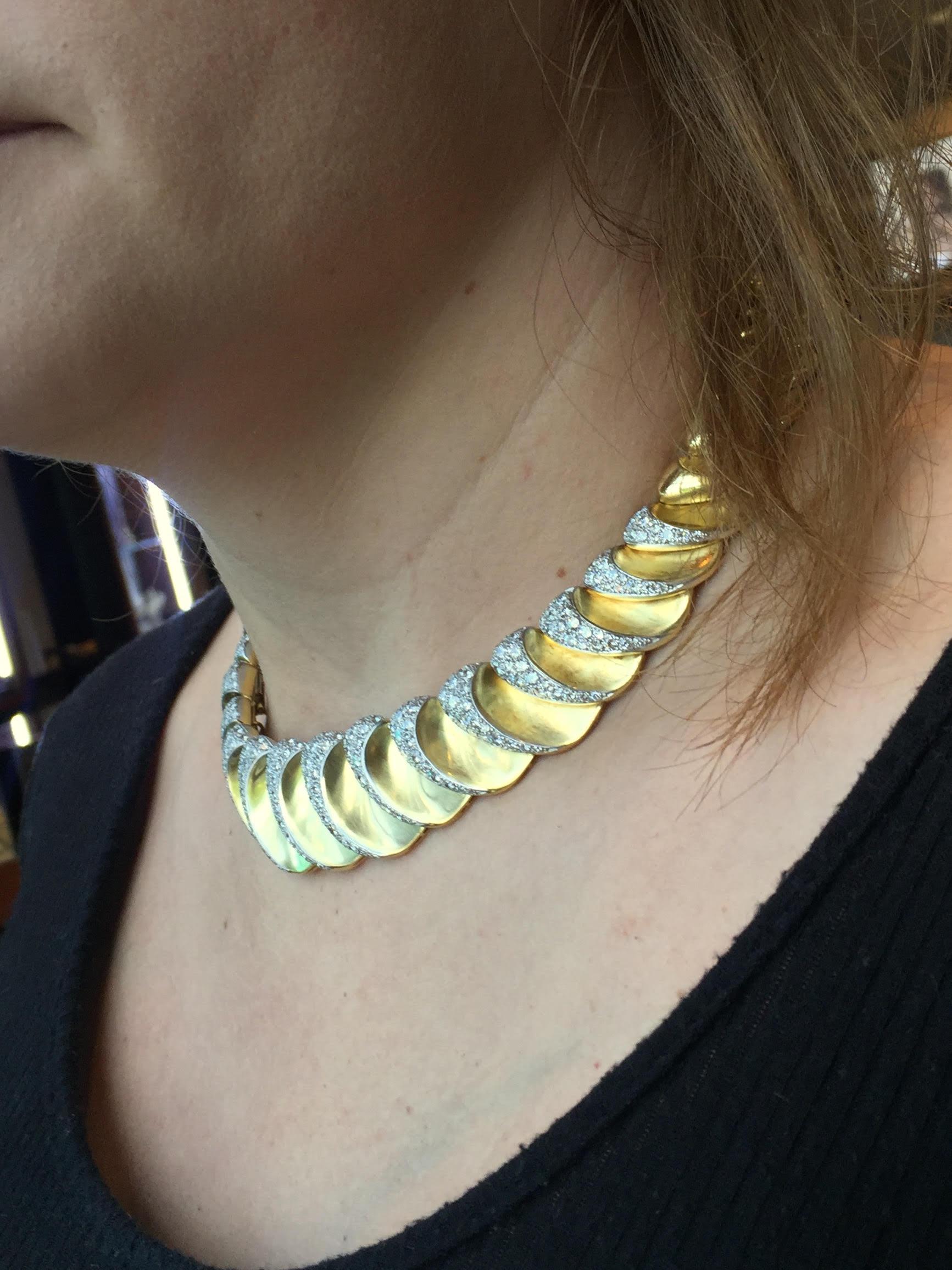 Charles Turi 18 Karat Scalloped Diamond Necklace For Sale 1
