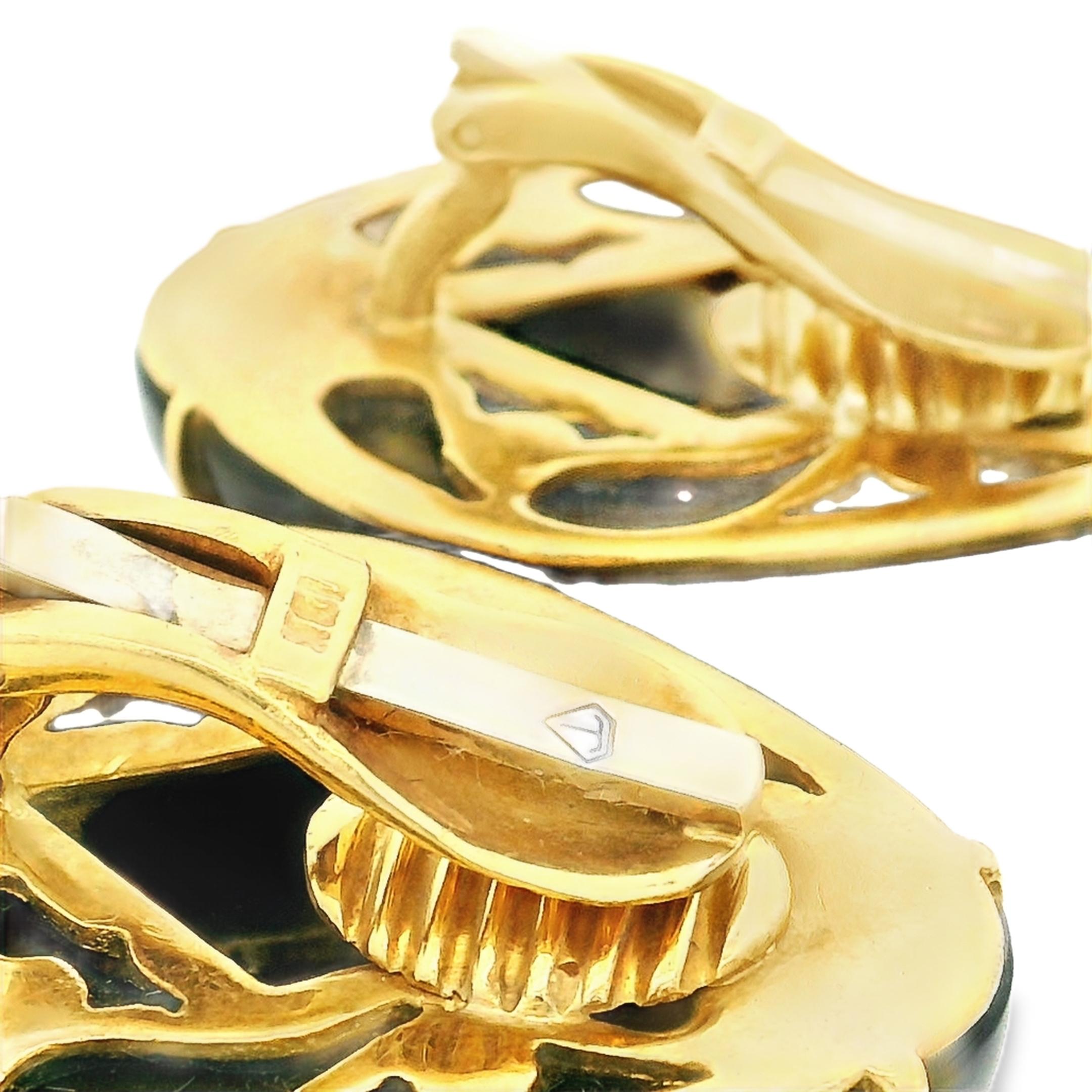 Charles Turi 1980s 18K Yellow Gold Onyx and Diamond Clip-On Earrings For Sale 3