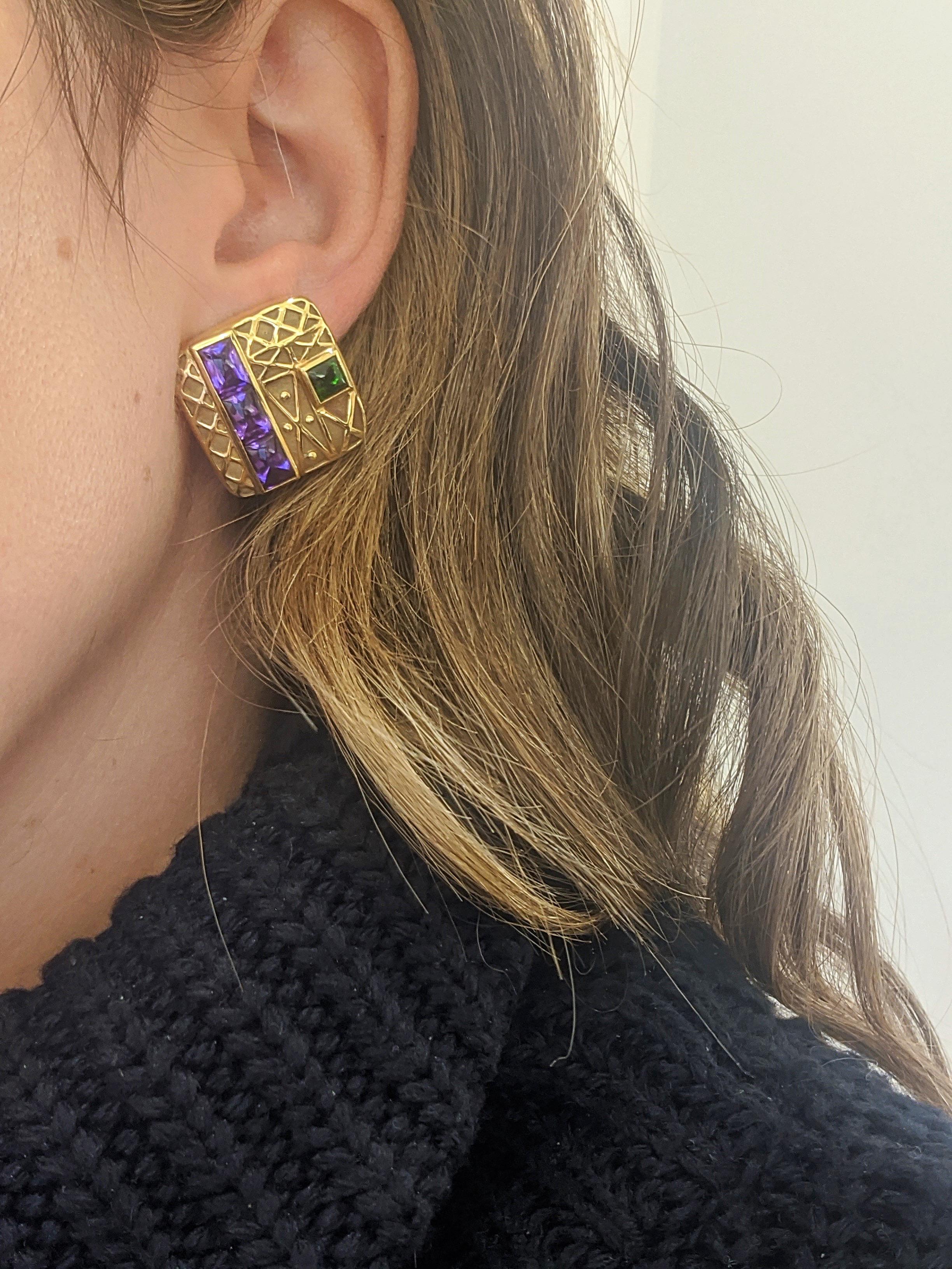 Charles Turi for Cellini 18 Karat Gold Earrings with Amethyst & Chrome Diopside In New Condition For Sale In New York, NY