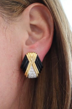 CHARLES TURI Paar Clips Ohrringe 18Kt Gold mit 1,30 Ctw in Diamanten & Onyx