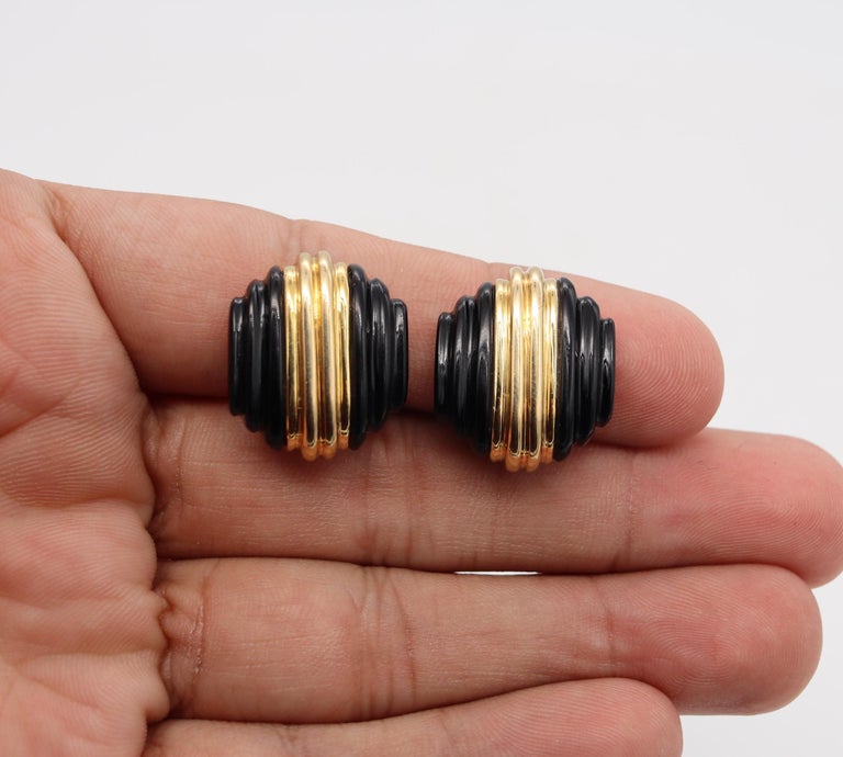 Charles Turi Stepped Skyscraper Clip Earrings 18Kt Yellow Gold With Carved Onyx In Excellent Condition For Sale In Miami, FL