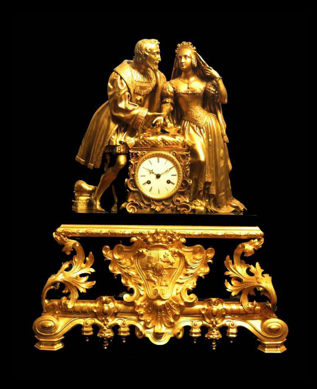 French Charles V - Commemorative Gold Plated Bronze and Black Marble Mantel Clock Set For Sale