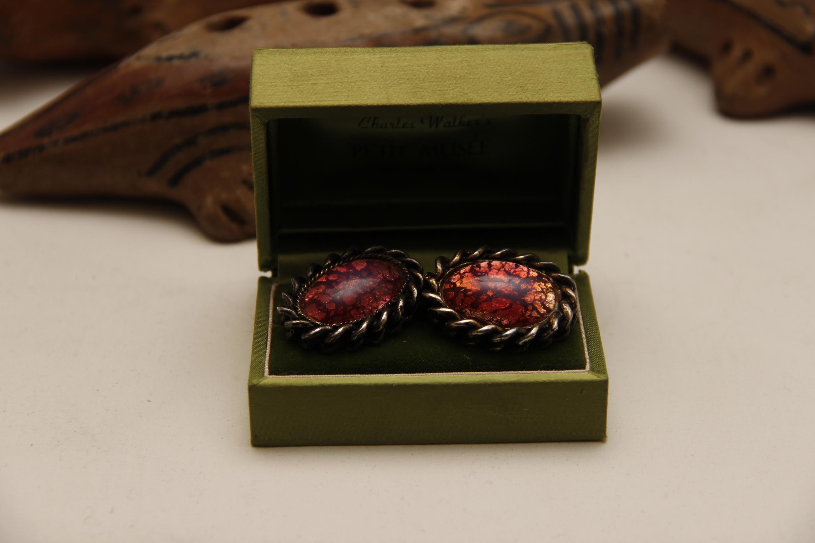 Charles Walker Moonstone Vintage Cufflinks with Sterling Silver for Petit Musee In Good Condition For Sale In Lomita, CA