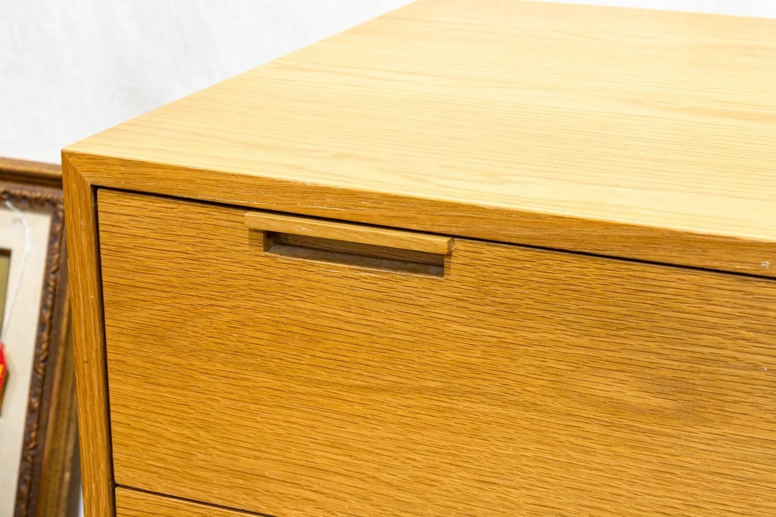 Charles Webb Traditional Mid Century Modern Oak Rectangular 4 Drawer Dresser For Sale 1