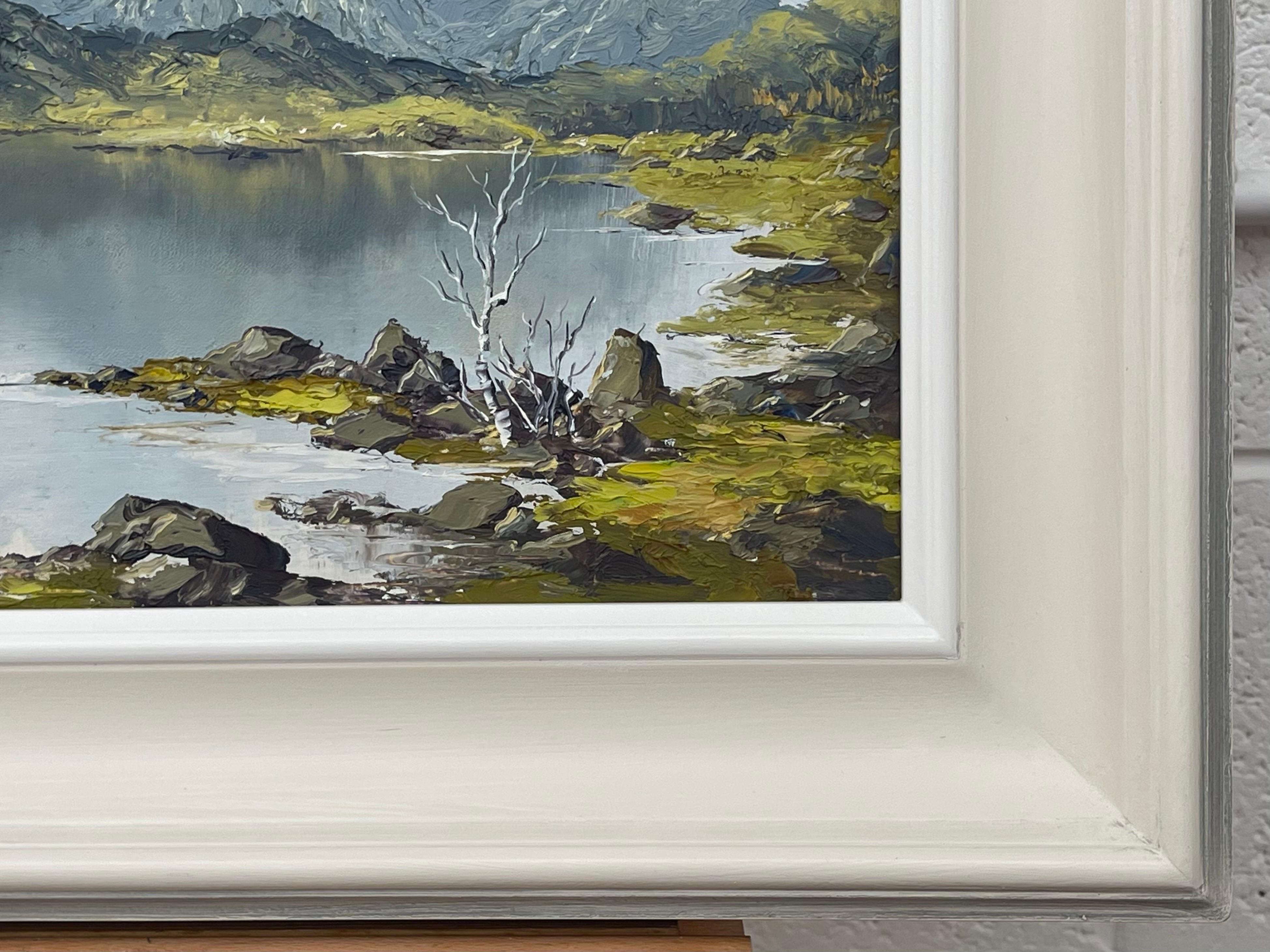 Paisaje lacustre de montaña Pintura al óleo Impasto del artista británico del siglo XX en venta 3