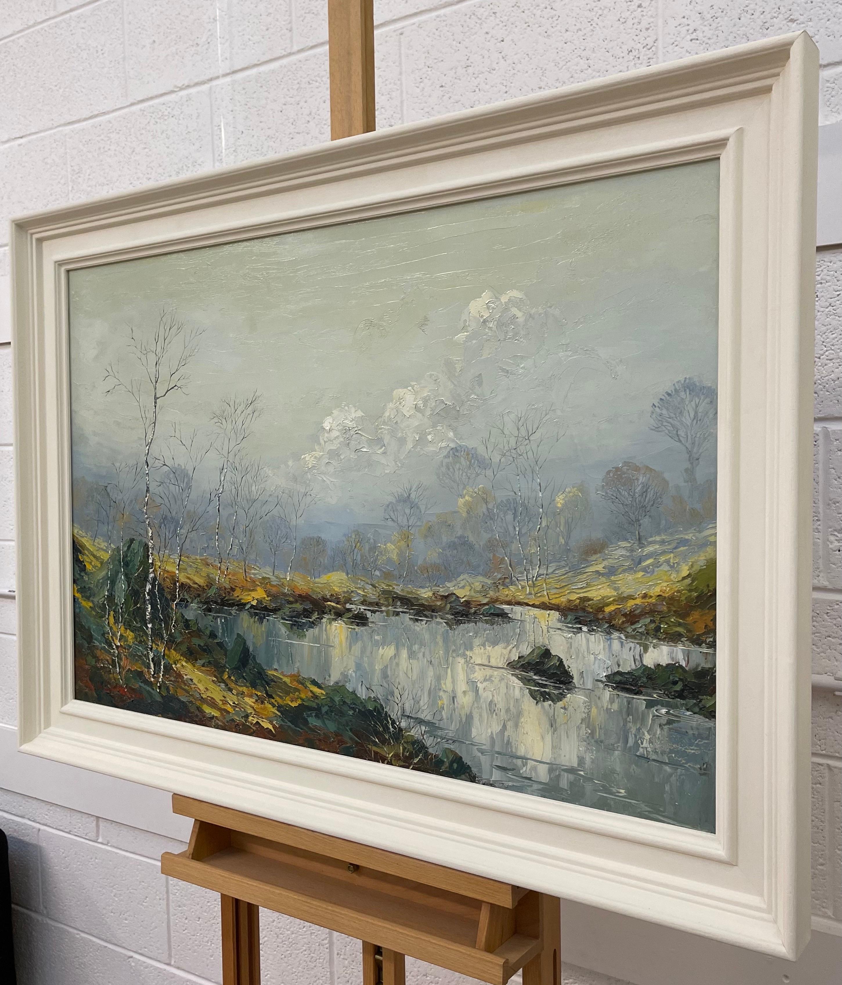Pintura al óleo de la ribera de un río con abedules plateados y colinas y montañas neblinosas - Landscape Painting Plata de Charles Wyatt Warren