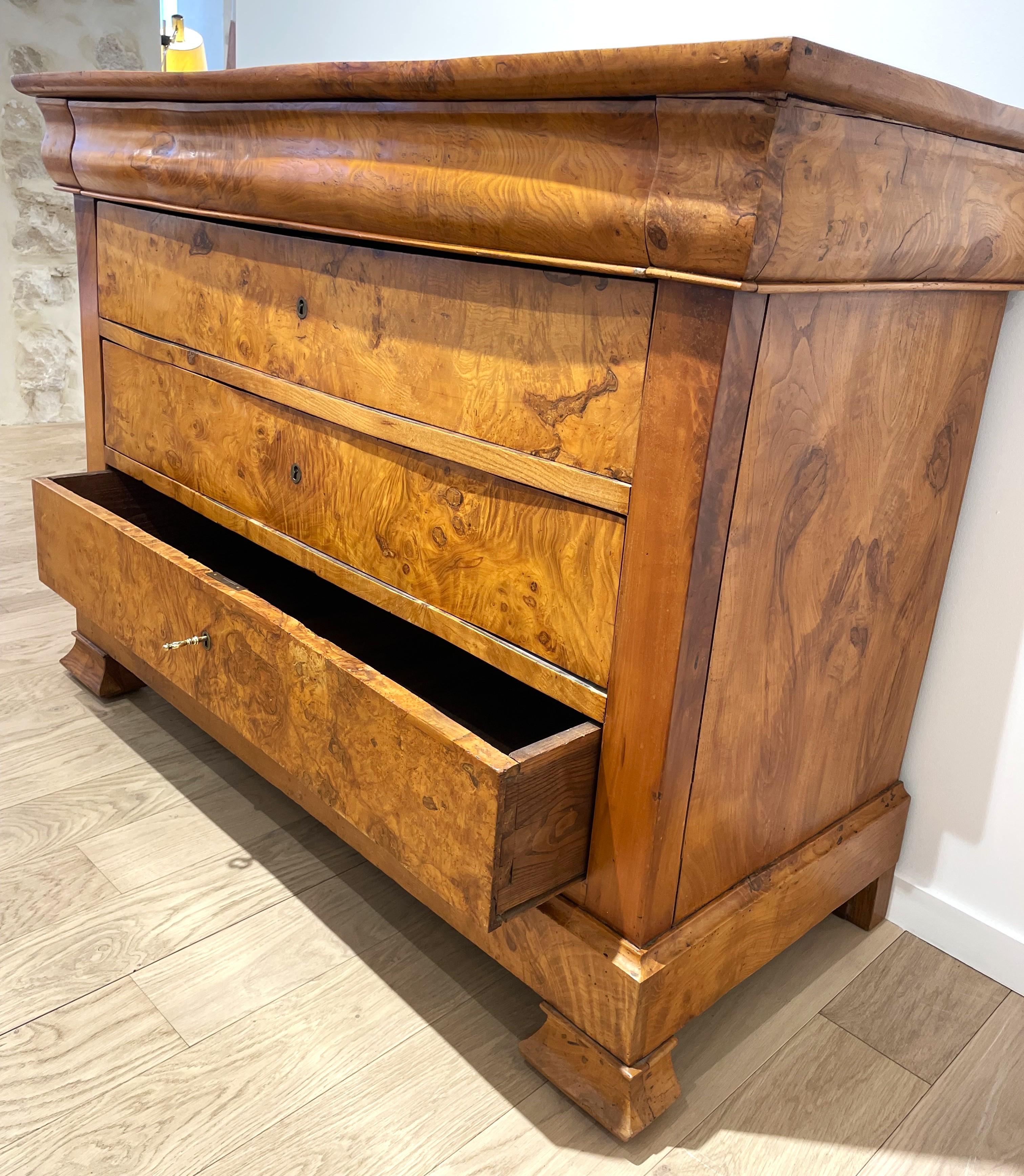 Charles X chest of drawers  In elm burl For Sale 5
