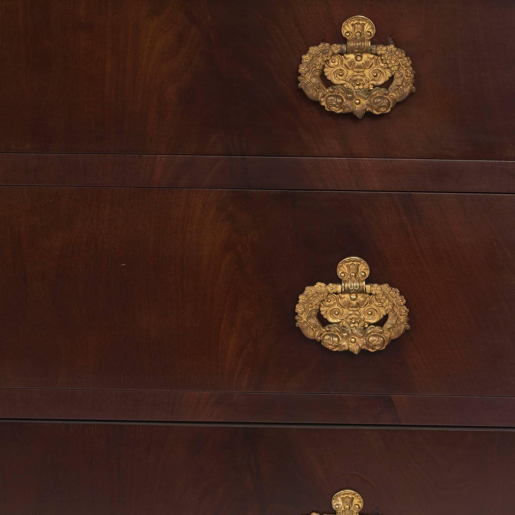 XIX secolo Cassettiera Charles X in mogano e marmo nero, Francia, C. 1820 in vendita