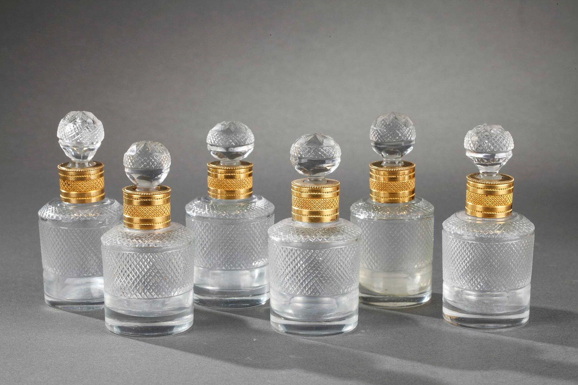 Cellaret de parfum Charles X en cristal taillé et bronze doré. en vente 8