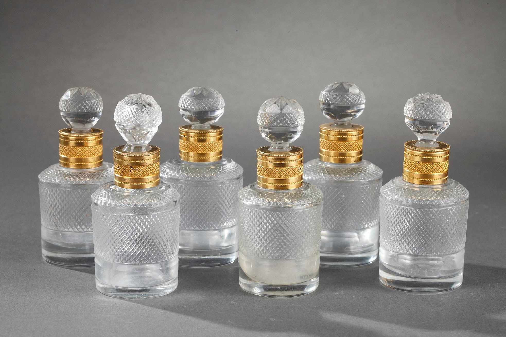 Cellaret de parfum Charles X en cristal taillé et bronze doré. en vente 9