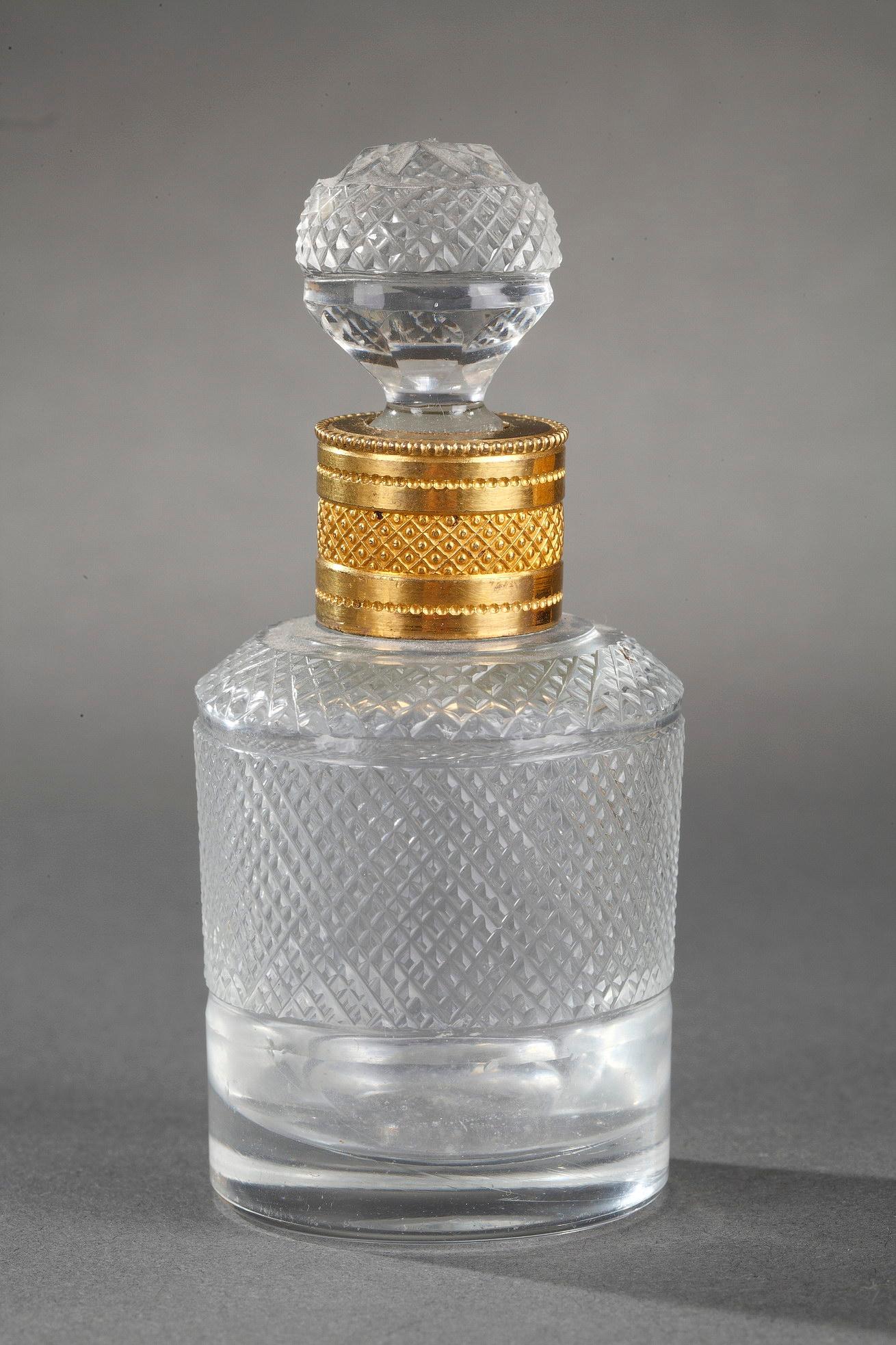 Cellaret de parfum Charles X en cristal taillé et bronze doré. en vente 10