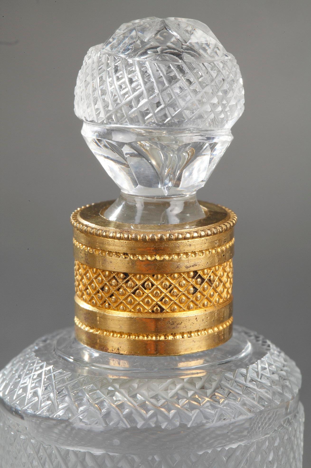 Cellaret de parfum Charles X en cristal taillé et bronze doré. en vente 11