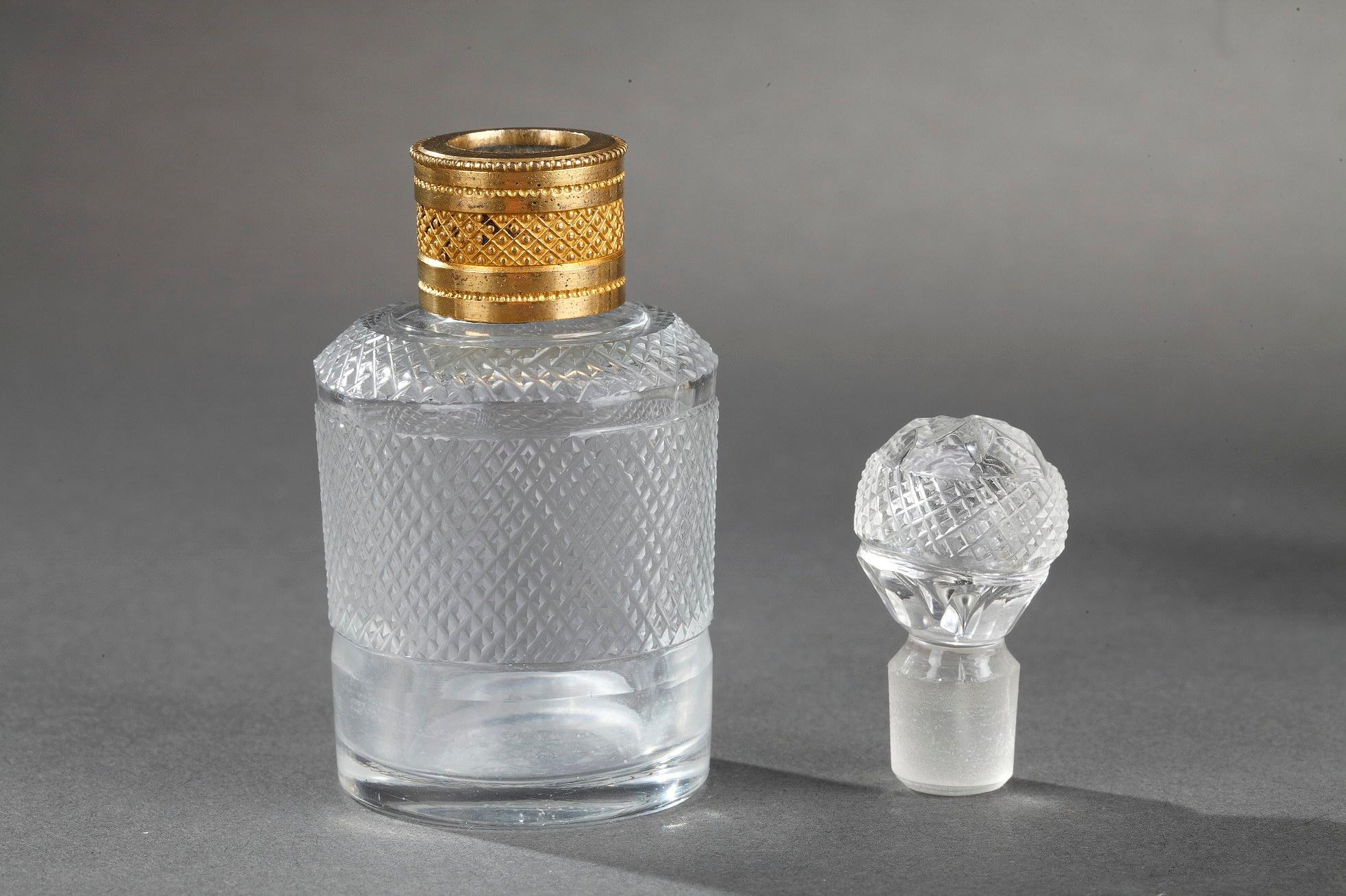 Cellaret de parfum Charles X en cristal taillé et bronze doré. en vente 12