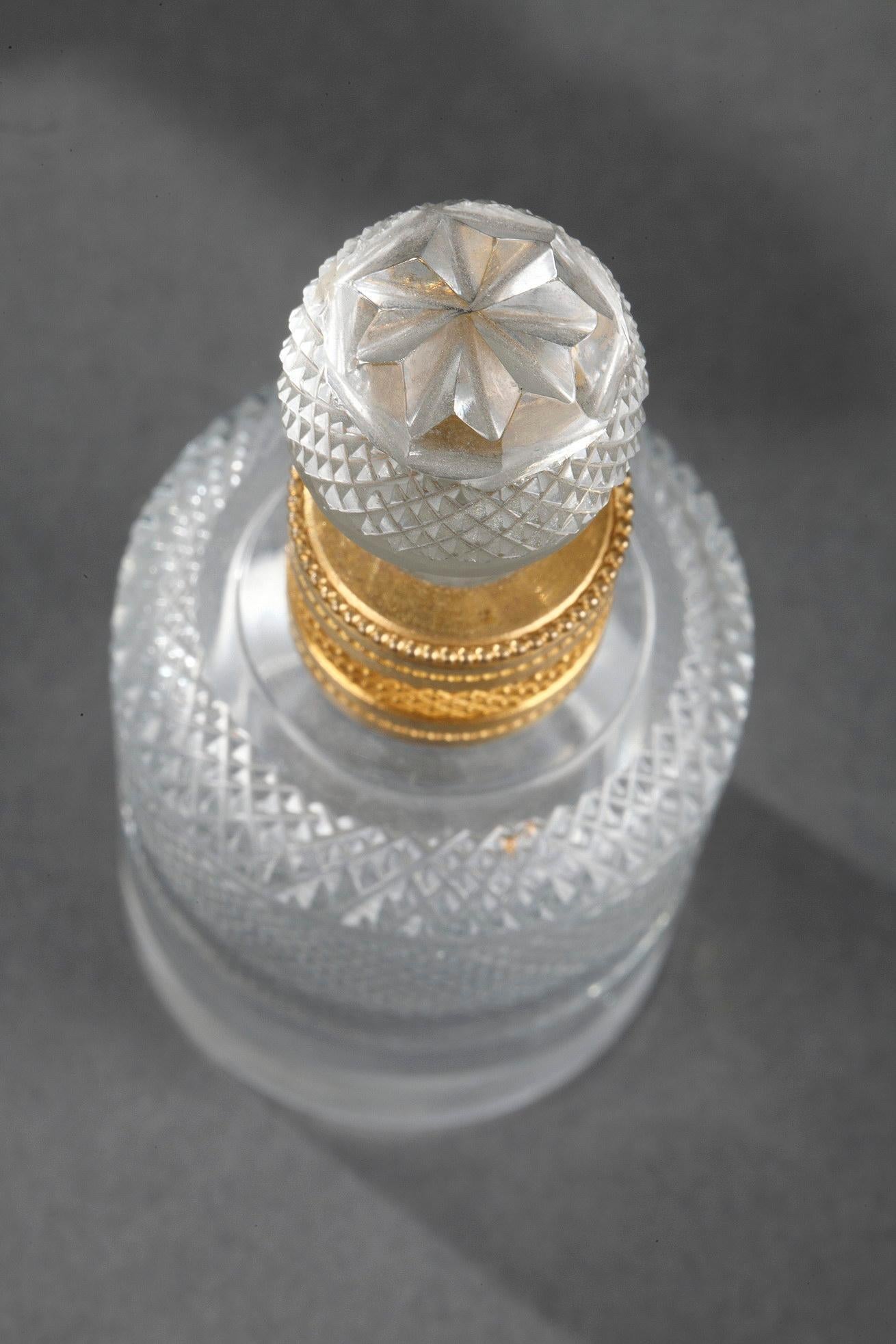 Cellaret de parfum Charles X en cristal taillé et bronze doré. en vente 13