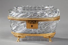 Charles X Schmuckkästchen mit geschliffenen Kristallen und Ormolu