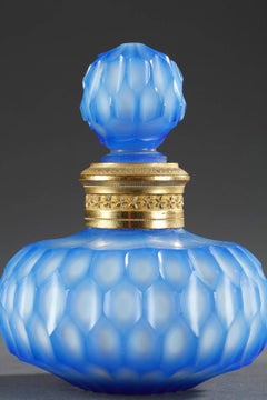 Charles X Flachmann aus opalem Kristall und Überfangglas