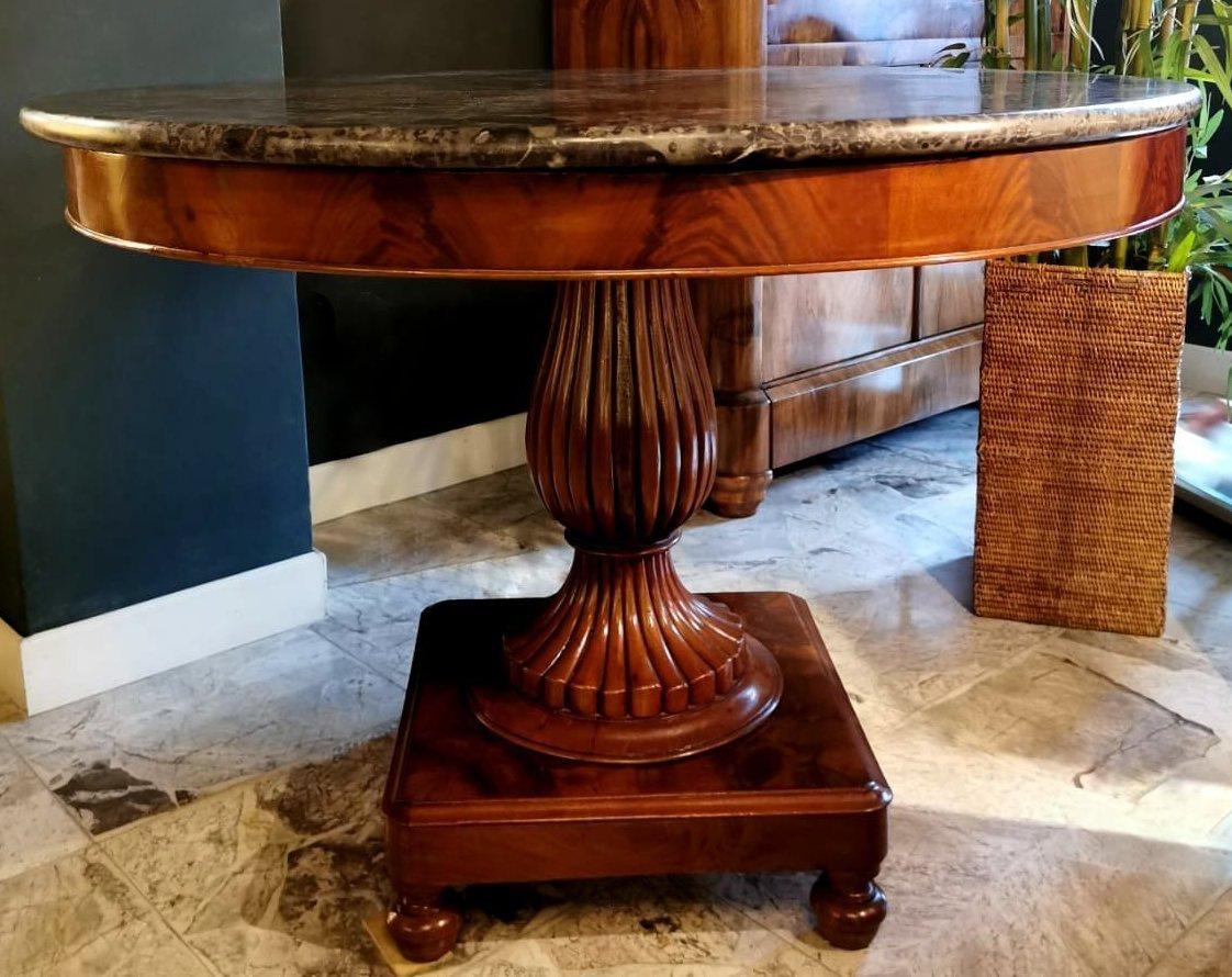 Charles X French Solid Mahogany Round Table with Dark Emperador Marble Top In Good Condition In Prato, Tuscany