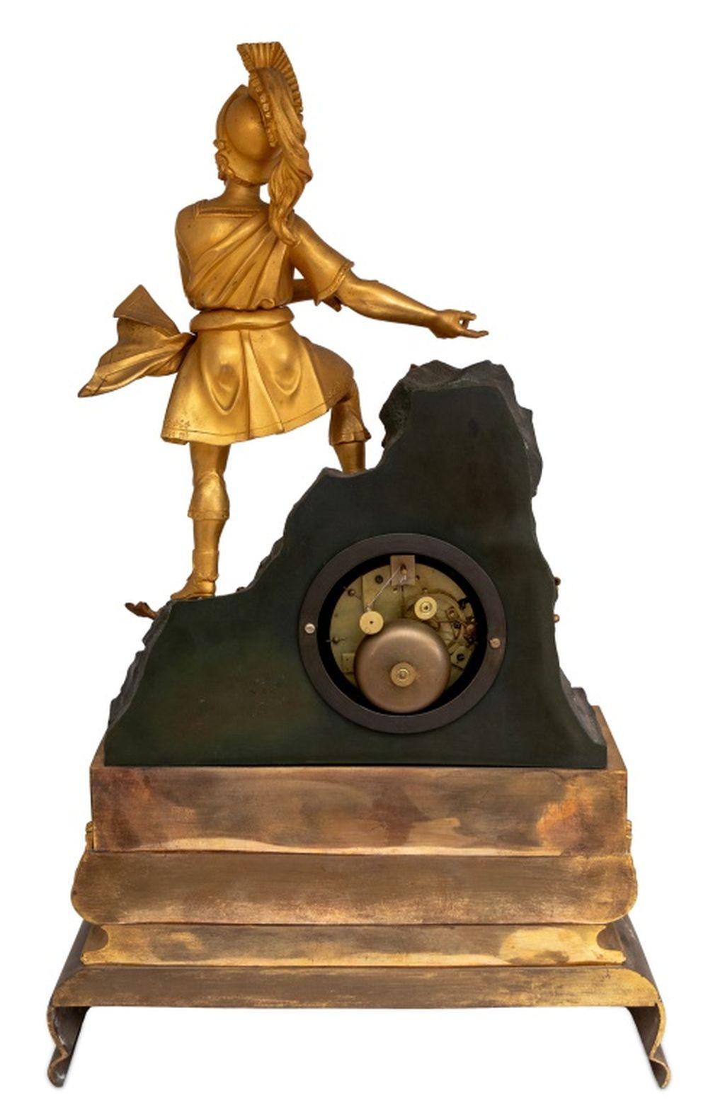 Horloge figurative en bronze doré et patiné Charles X Bon état - En vente à Astoria, NY