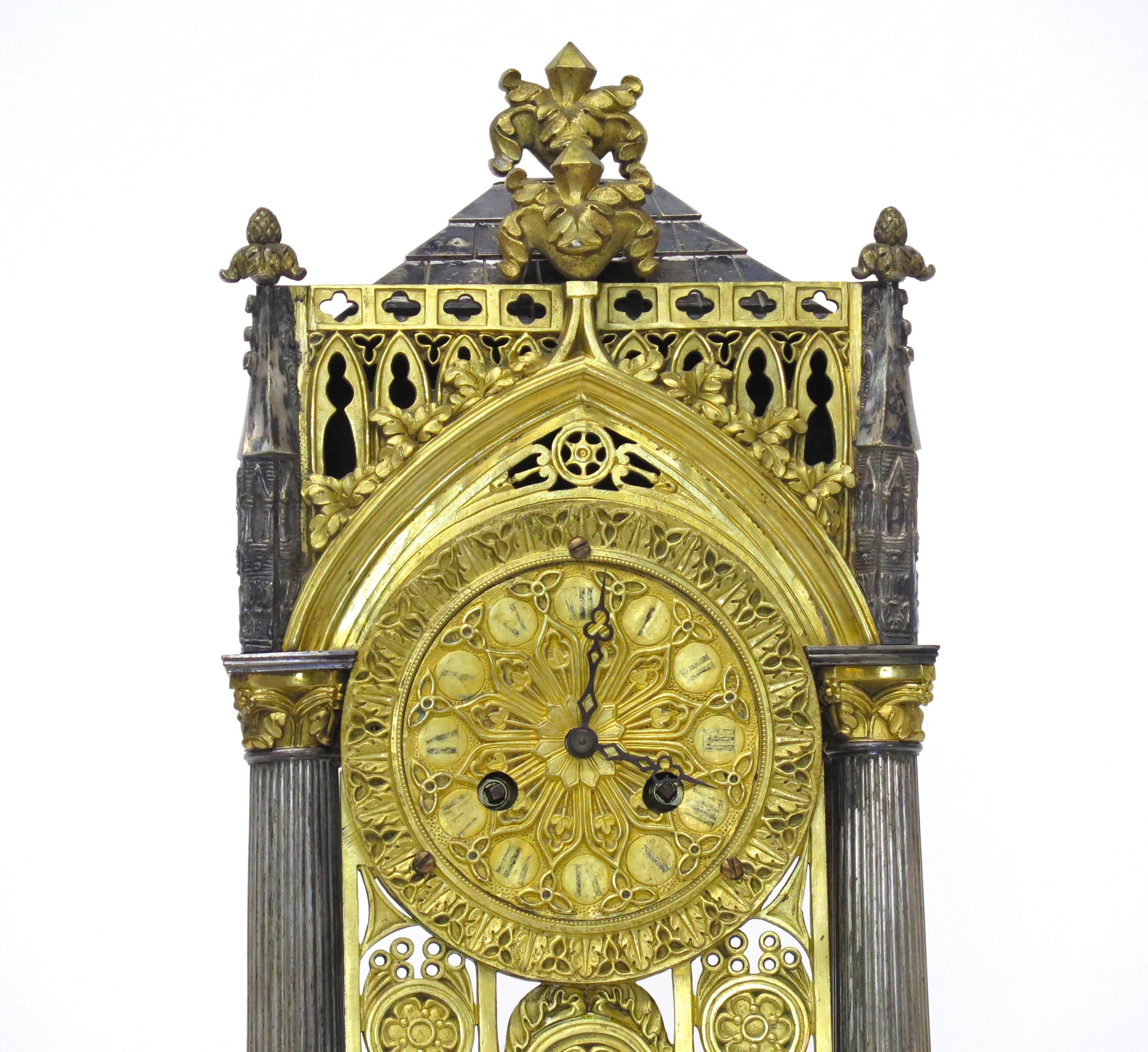 Bronze doré Horloge Charles X dorée et argentée en vente