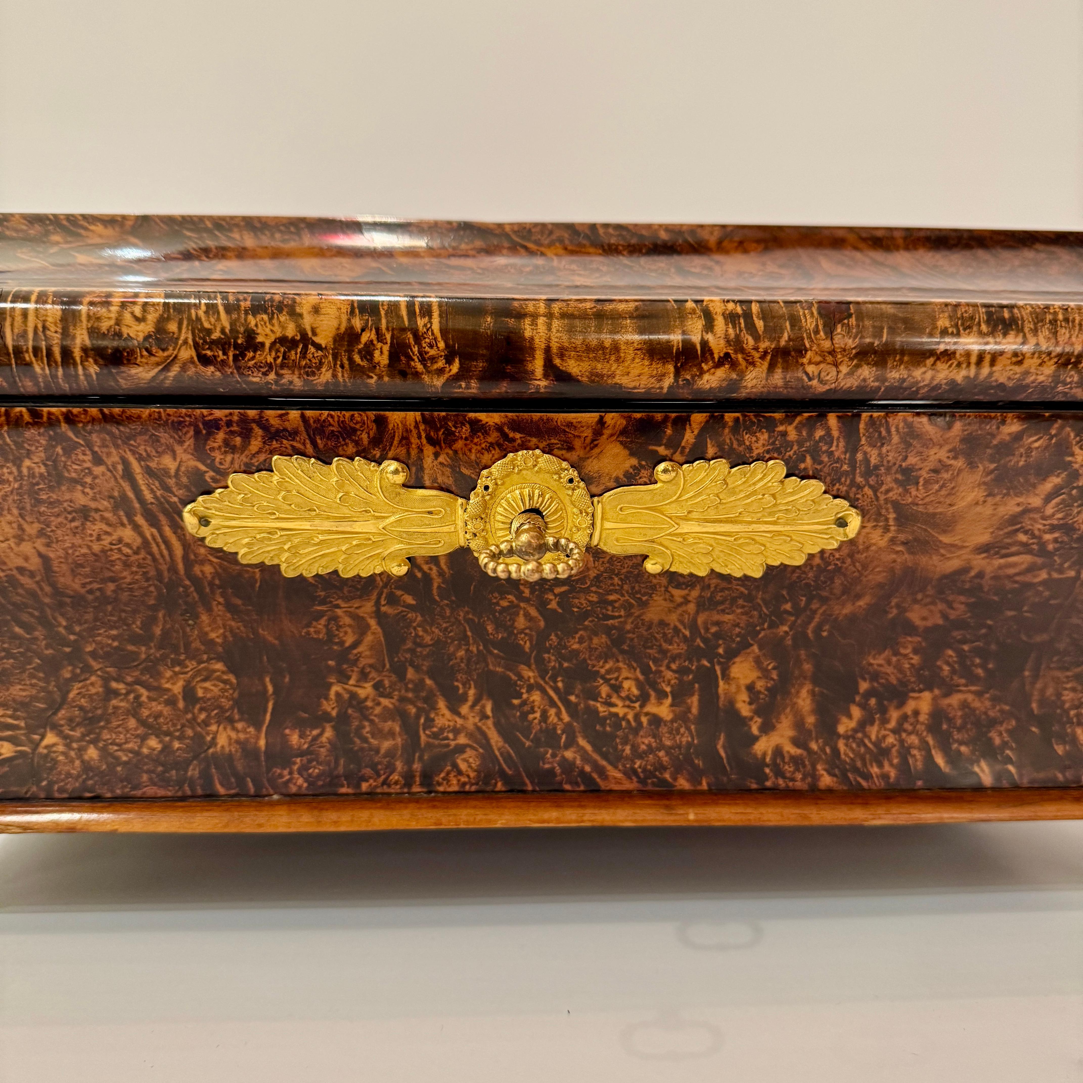 Charles X Jewelry Box, France c. 1820 In Good Condition For Sale In New York, NY