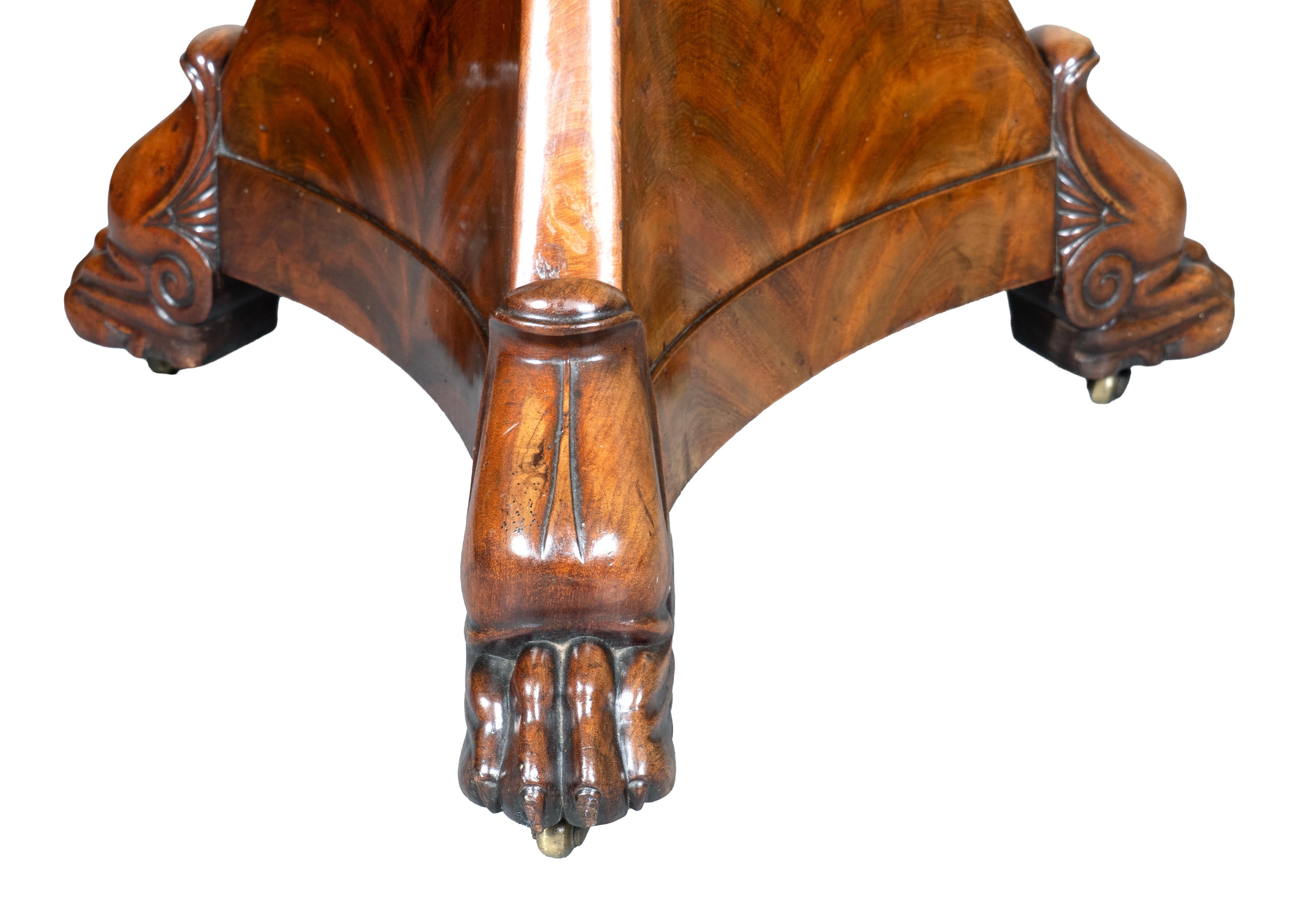 Mesa de centro de caoba Charles X Francés en venta