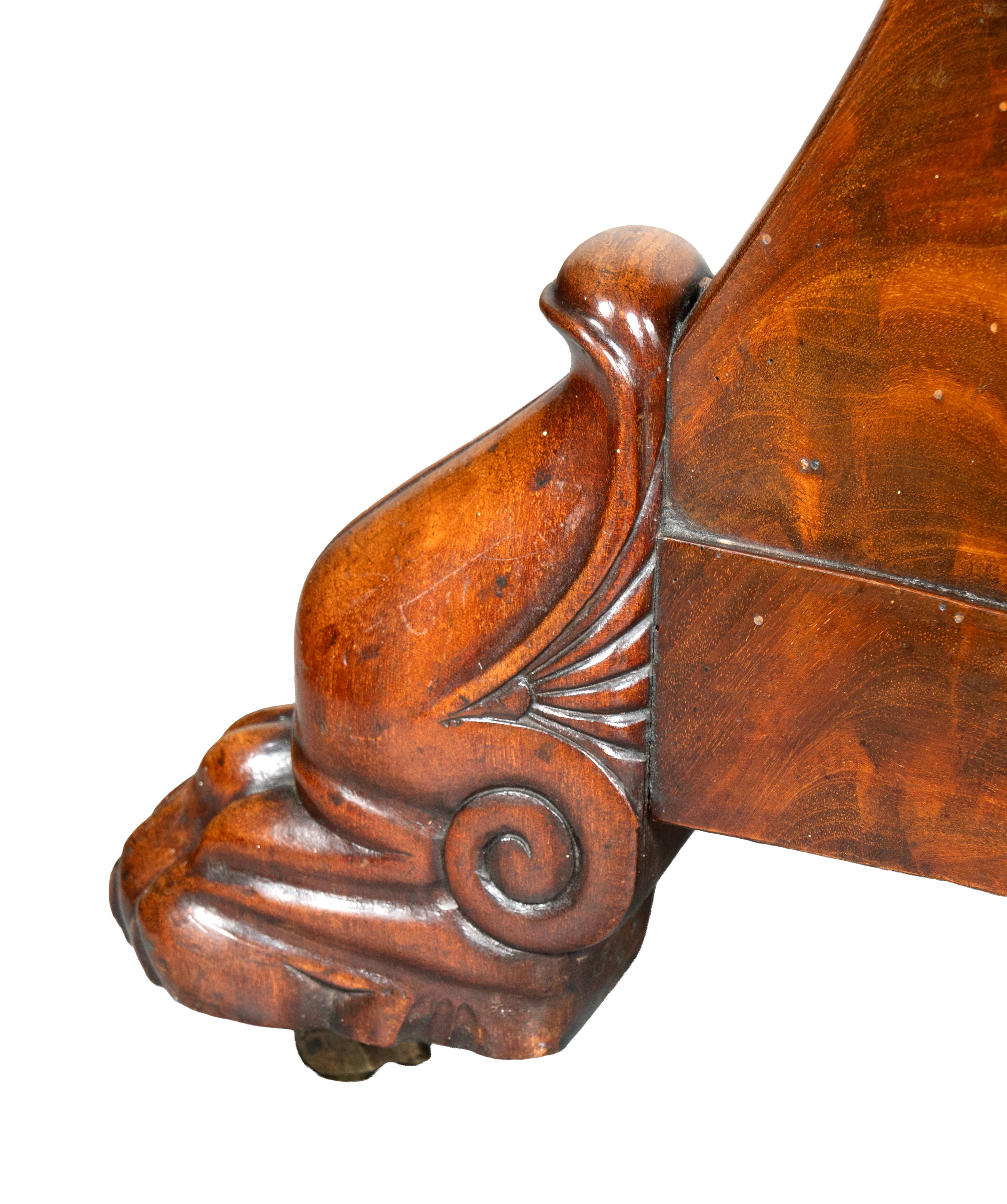 Mesa de centro de caoba Charles X en Bueno estado para la venta en Essex, MA