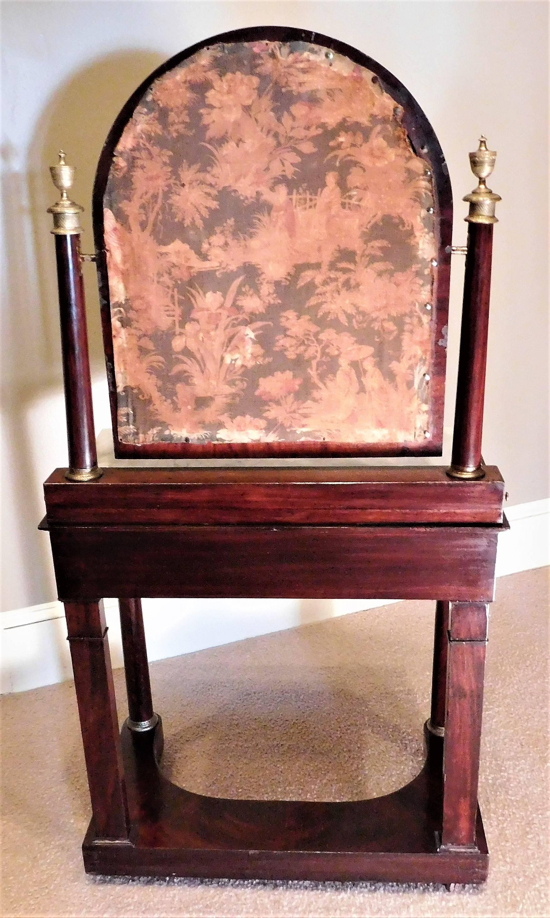 Early 19th Century Charles X Mahogany Empire Dressing Table, France, circa 1820 For Sale