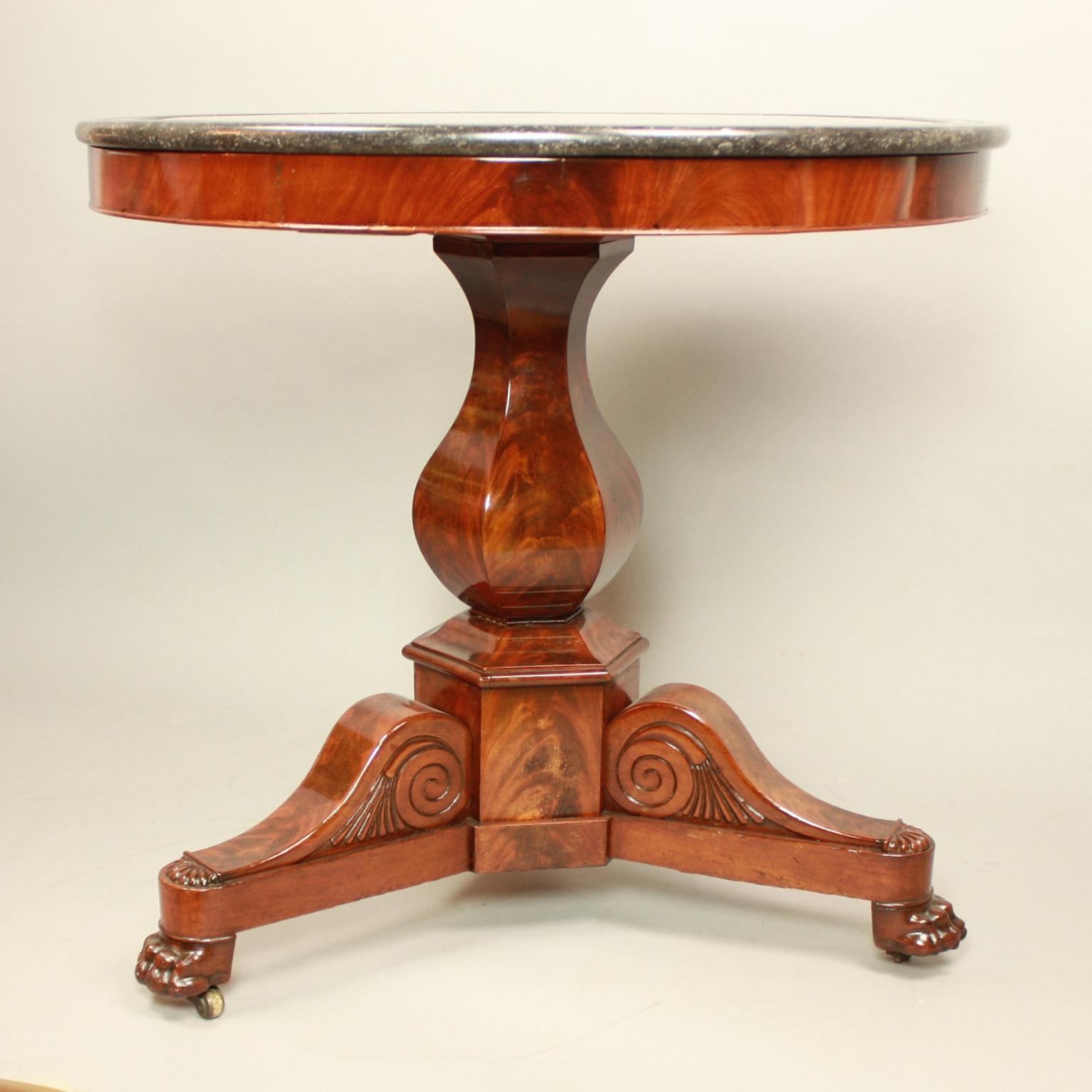 French 19th Century Charles X Mahogany Grey Marble Gueridon or Center Table In Good Condition In Berlin, DE