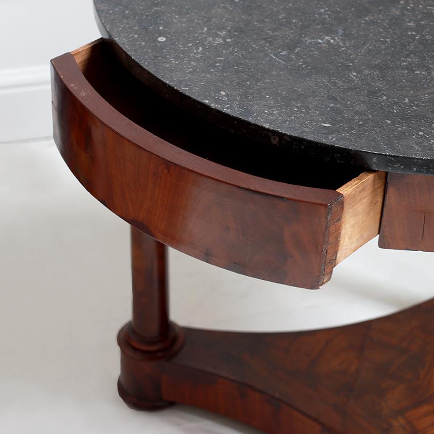 Charles X Marmorplatte Guéridon (Französisch) im Angebot