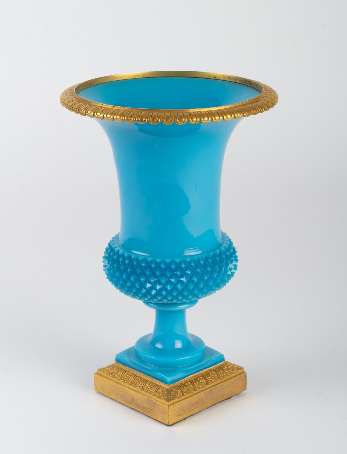 Charles X Medici Blue Turquoise Opaline Vase In Good Condition In Saint-Ouen, FR