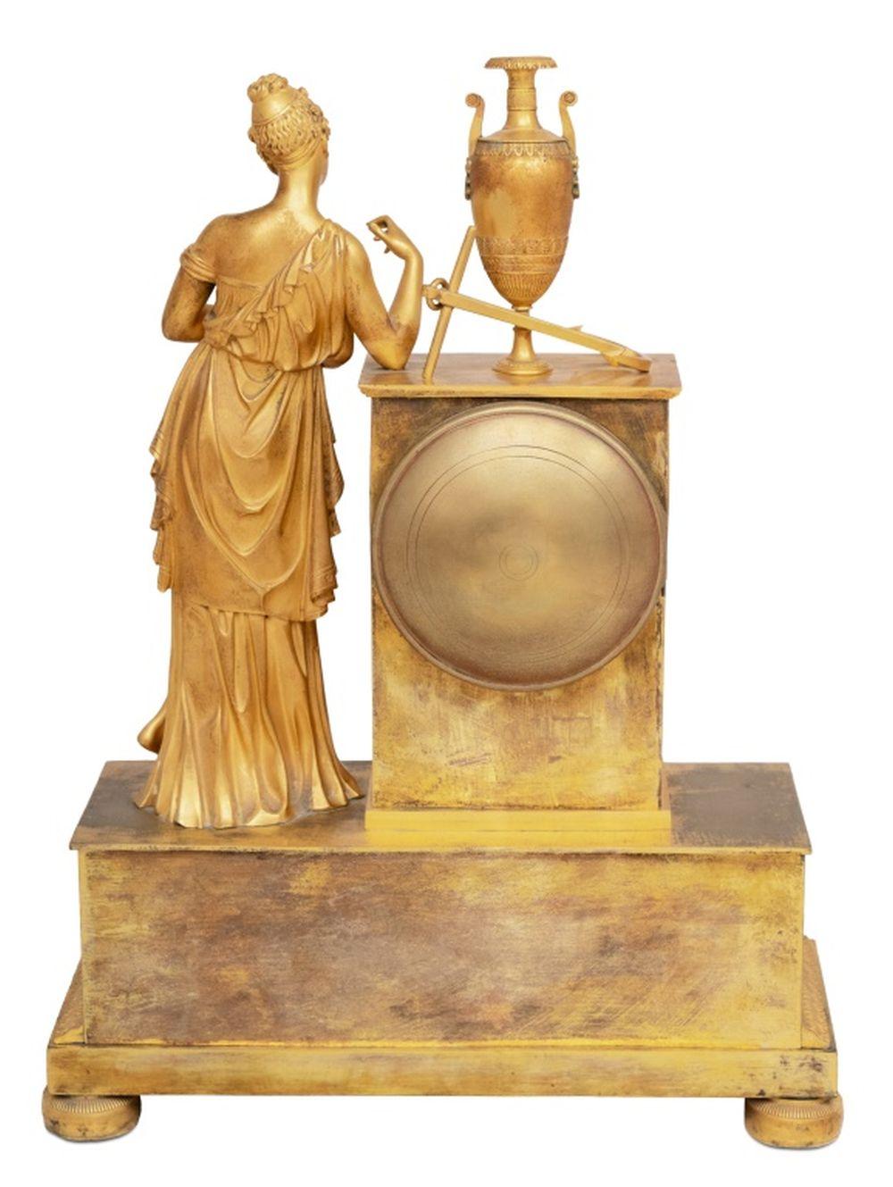 Horloge figurative en bronze doré Charles X Bon état - En vente à Astoria, NY