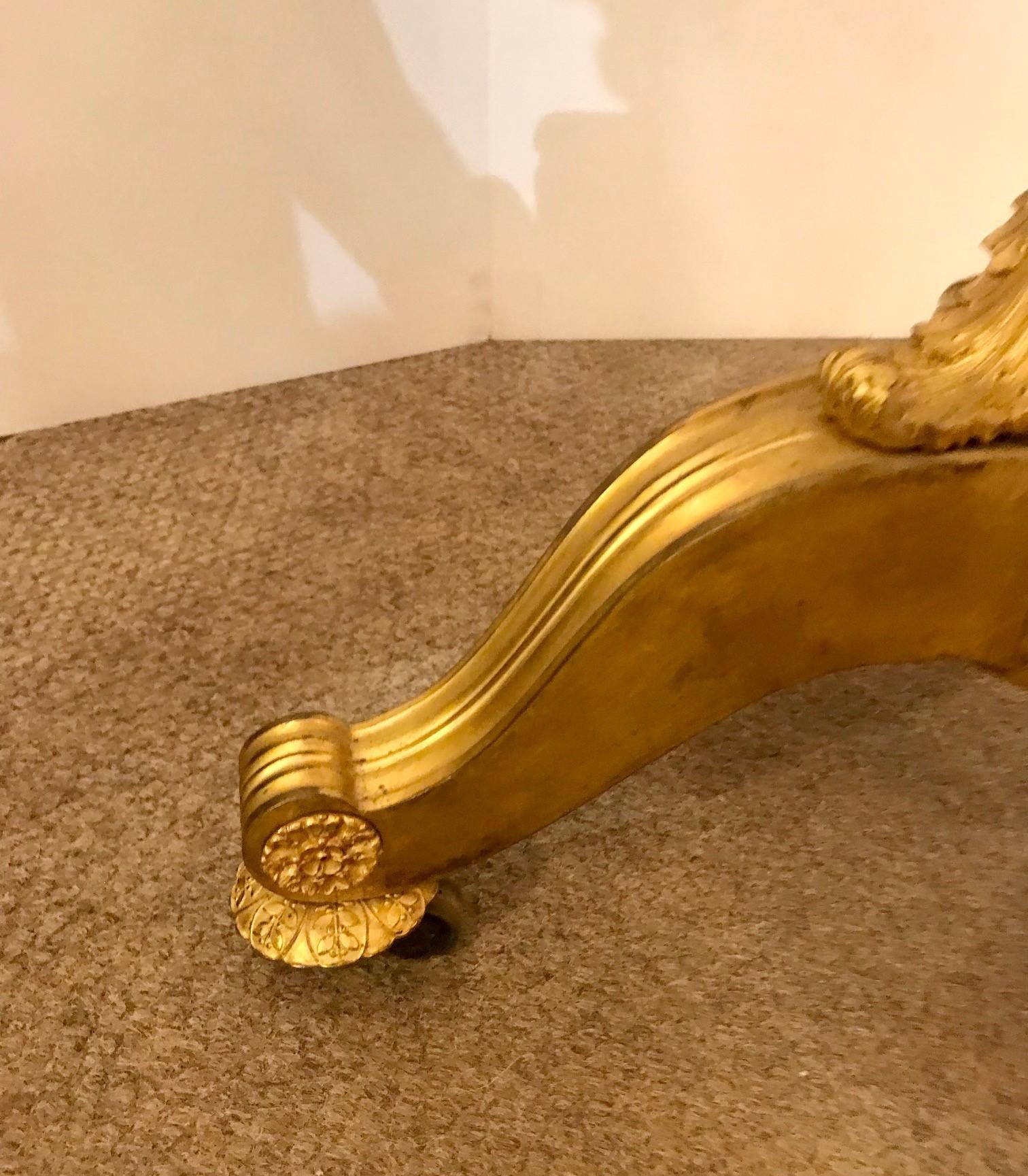 An important Restauration period ormolu Gueridon, c. 1820, Attributed to Thomire In Good Condition For Sale In Montreal, QC