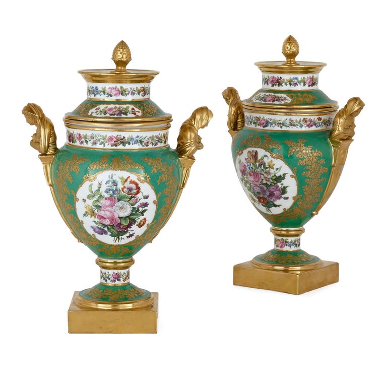 19th Century Charles X Period 80-Piece Paris Porcelain Service by Feuillet For Sale