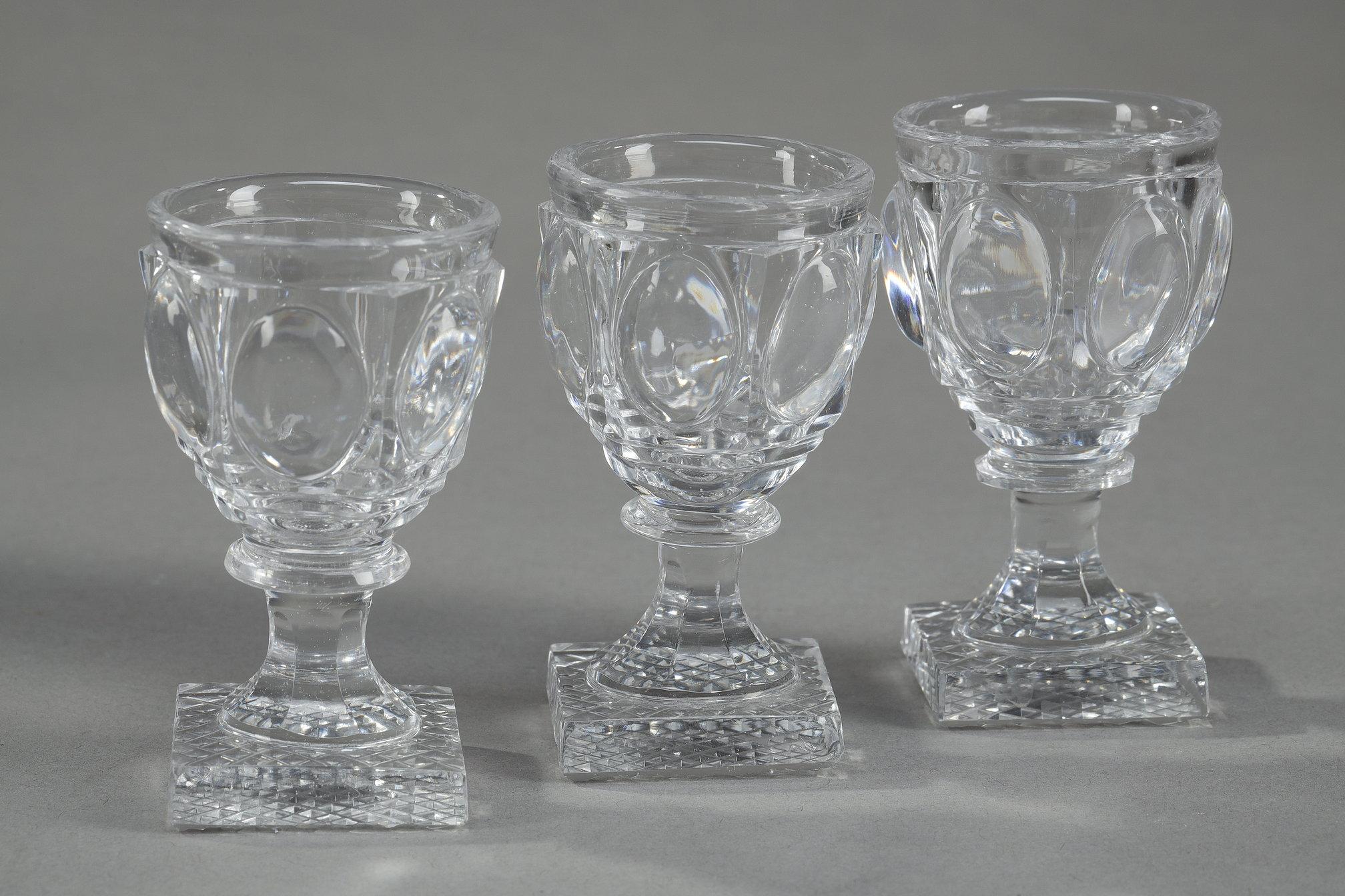 Service à liqueur d'époque Charles X en bronze doré et cristal taillé en vente 10