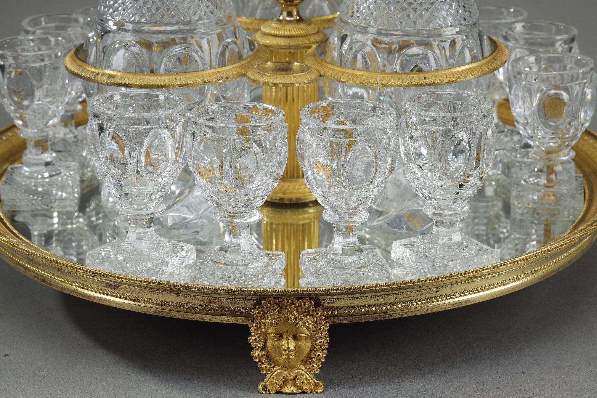 Service à liqueur d'époque Charles X en bronze doré et cristal taillé en vente 1