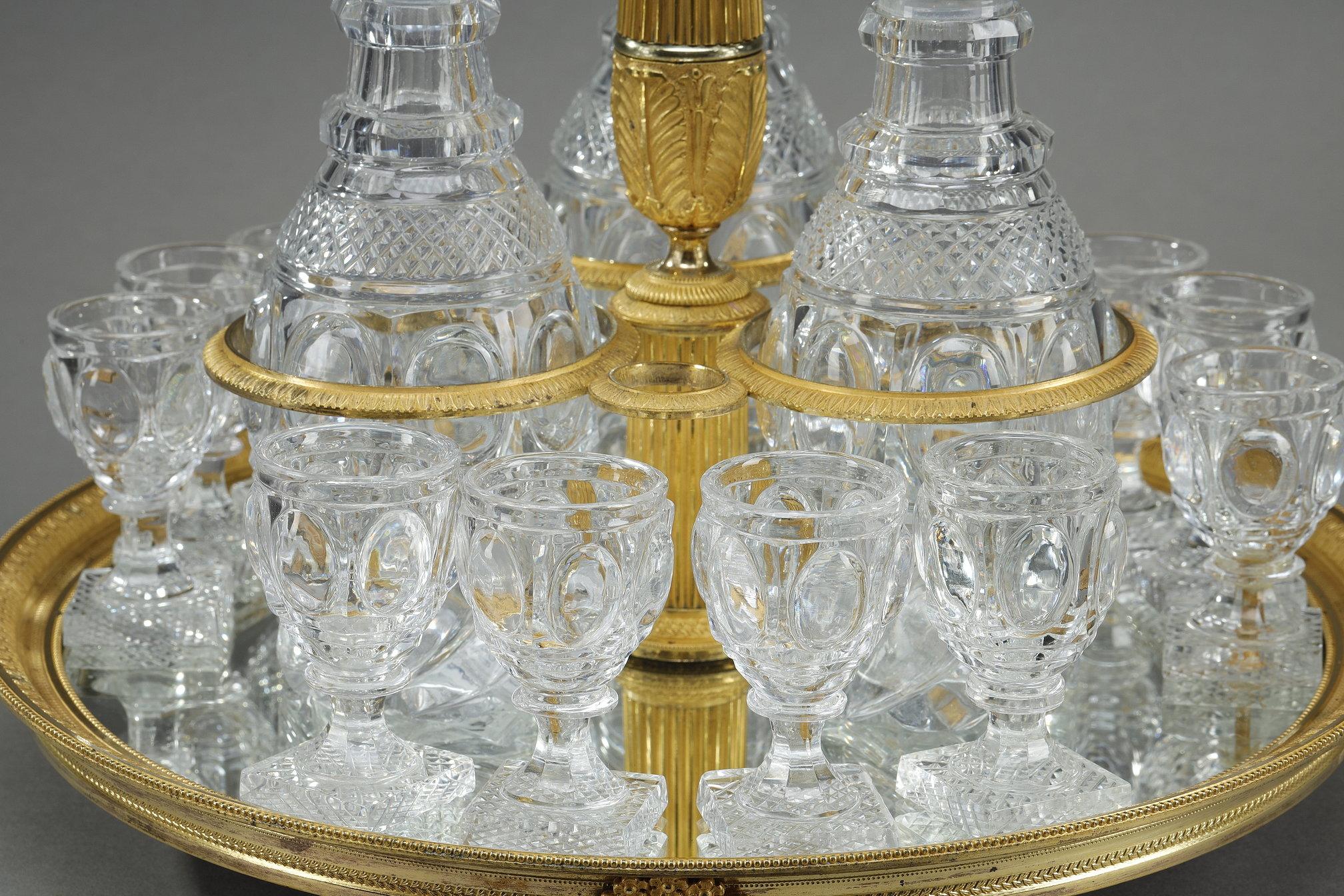 Service à liqueur d'époque Charles X en bronze doré et cristal taillé en vente 2