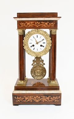 Reloj de pórtico Charles X Incrustación francesa de manto 1810