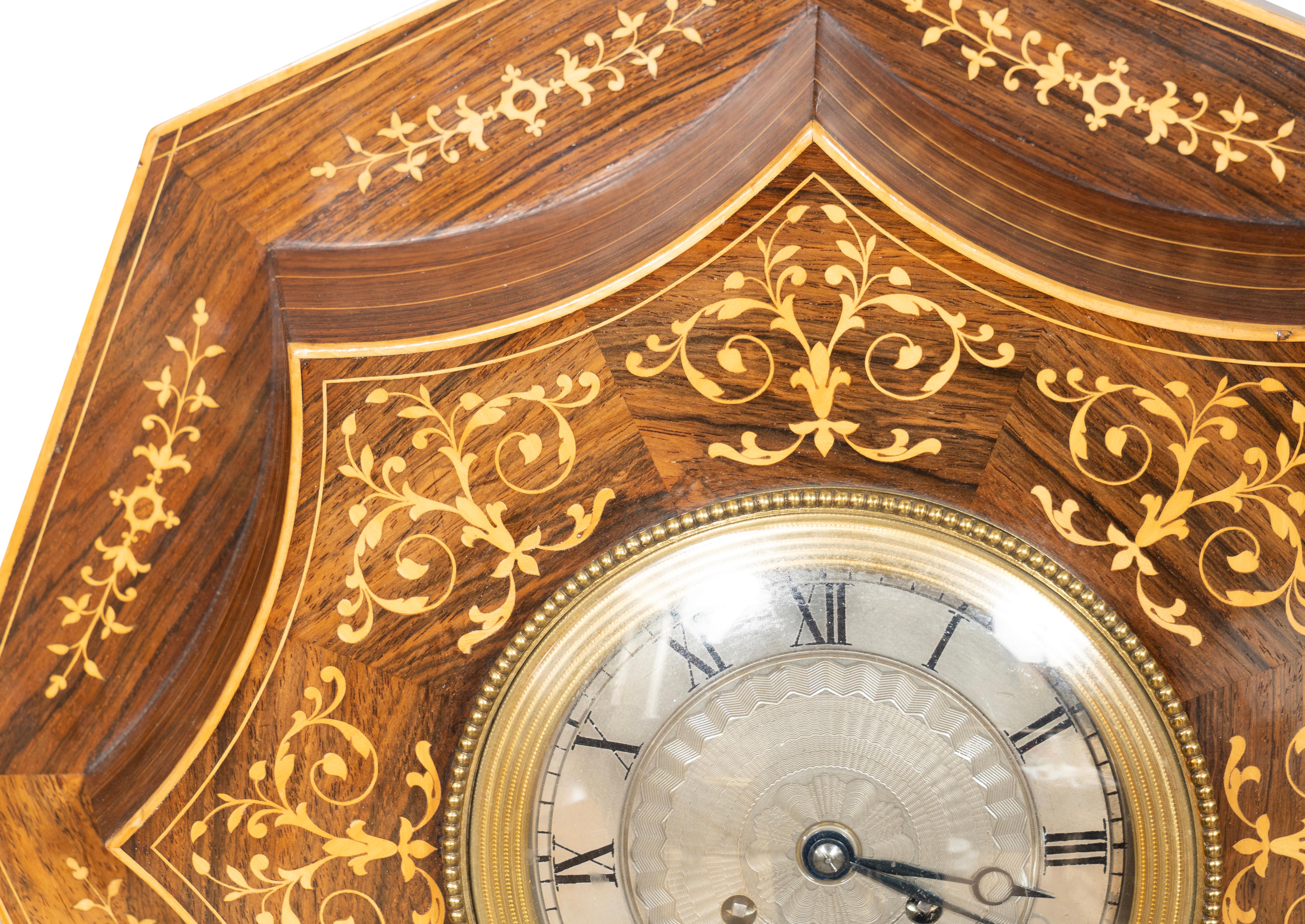 Reloj de pared Charles X de palisandro y marquetería Latón en venta