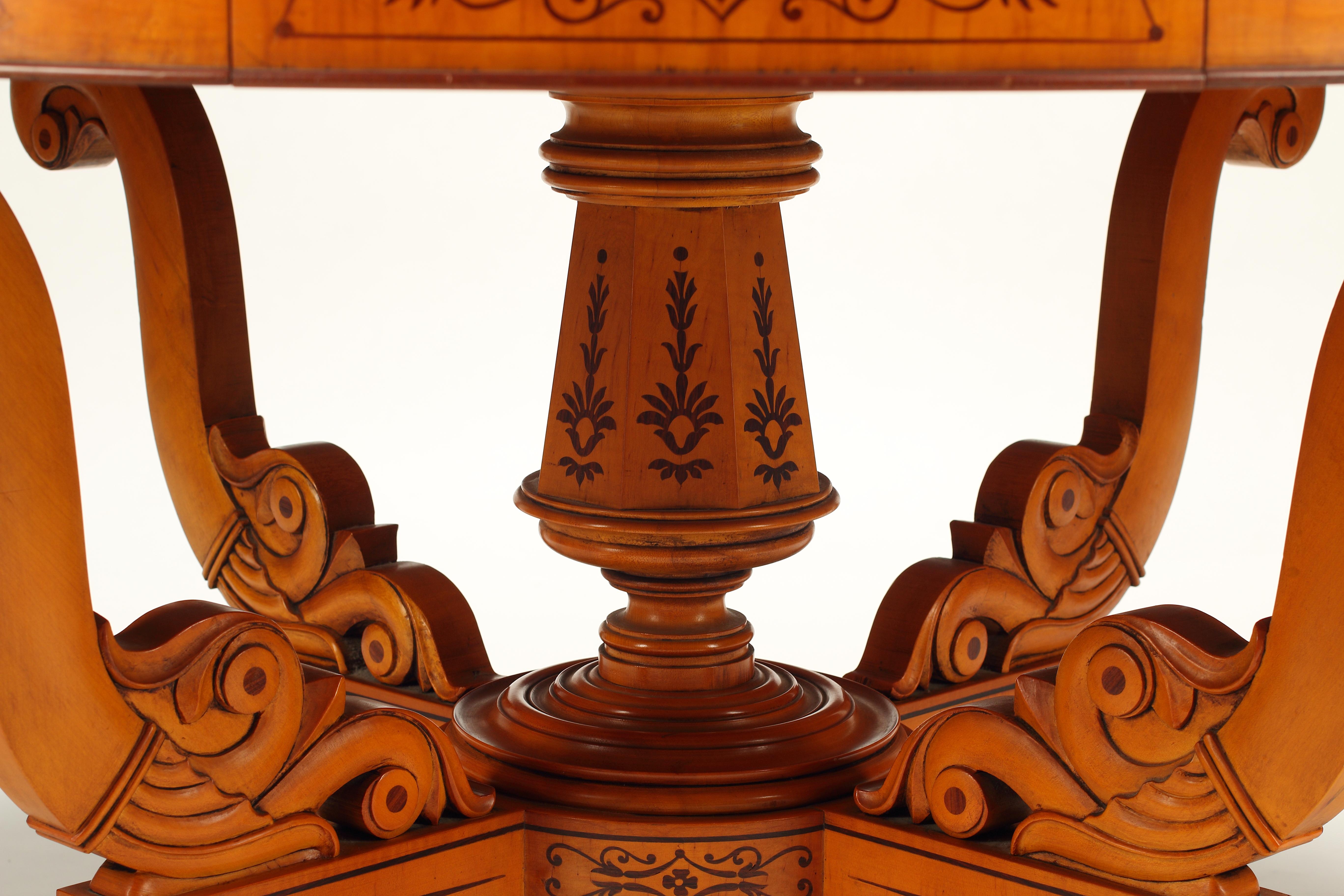 XIXe siècle Table centrale de style Charles X, 19e siècle français en vente