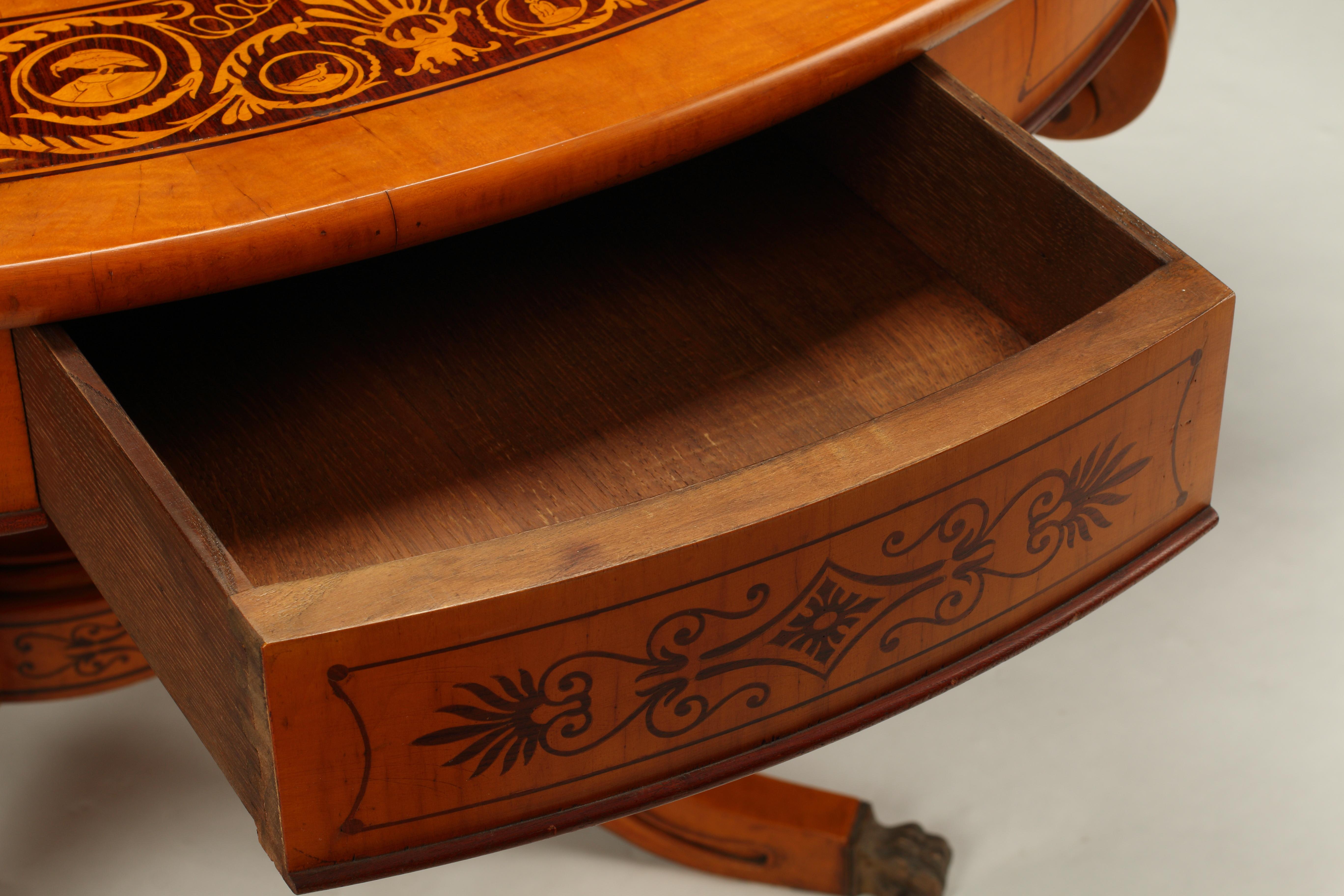 Table centrale de style Charles X, 19e siècle français en vente 3