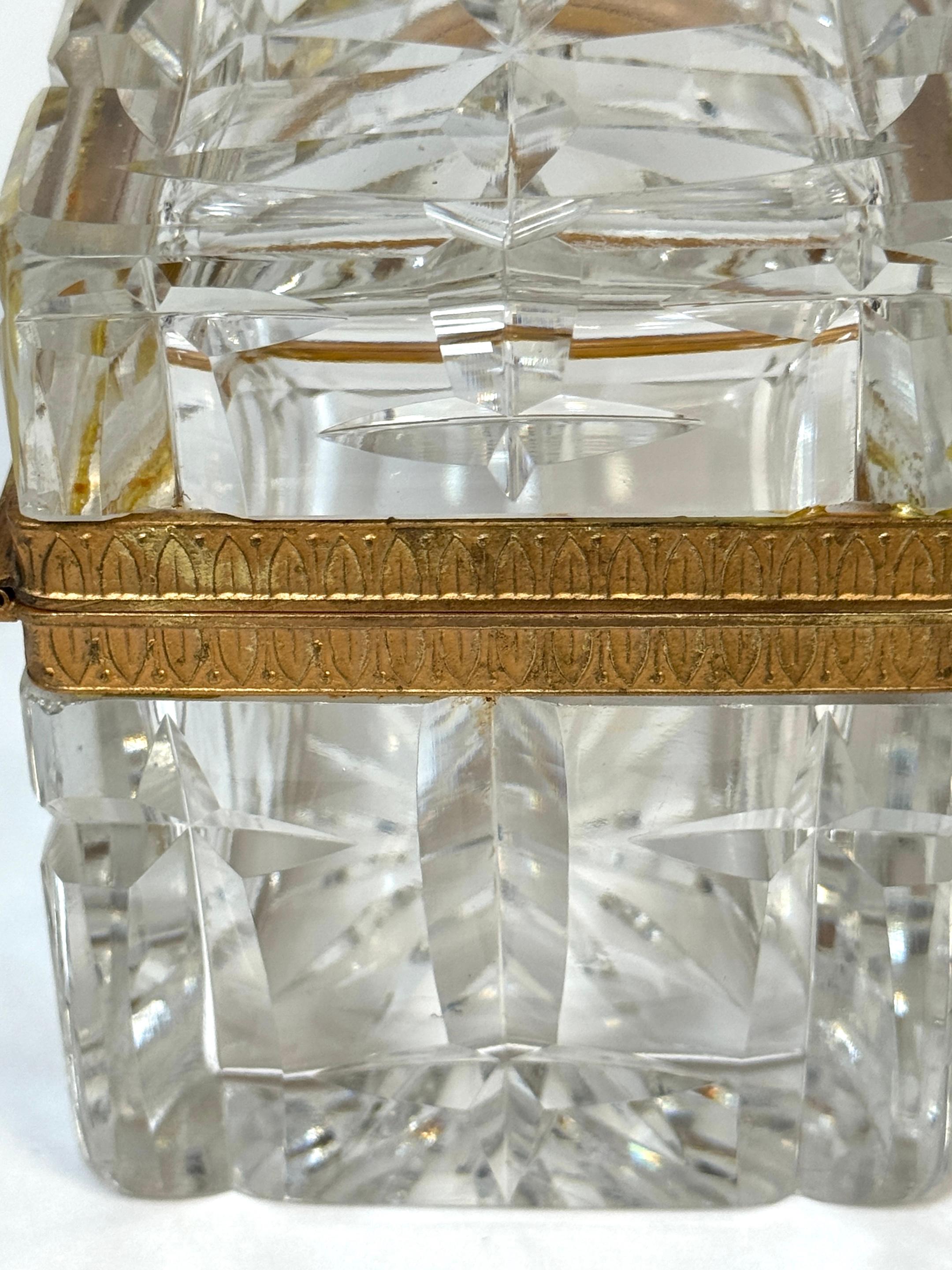 Charles X Stil Französisch Ormolu Optic Cut Crystal Box, signiert Lehmann Frankreich im Zustand „Gut“ im Angebot in West Palm Beach, FL