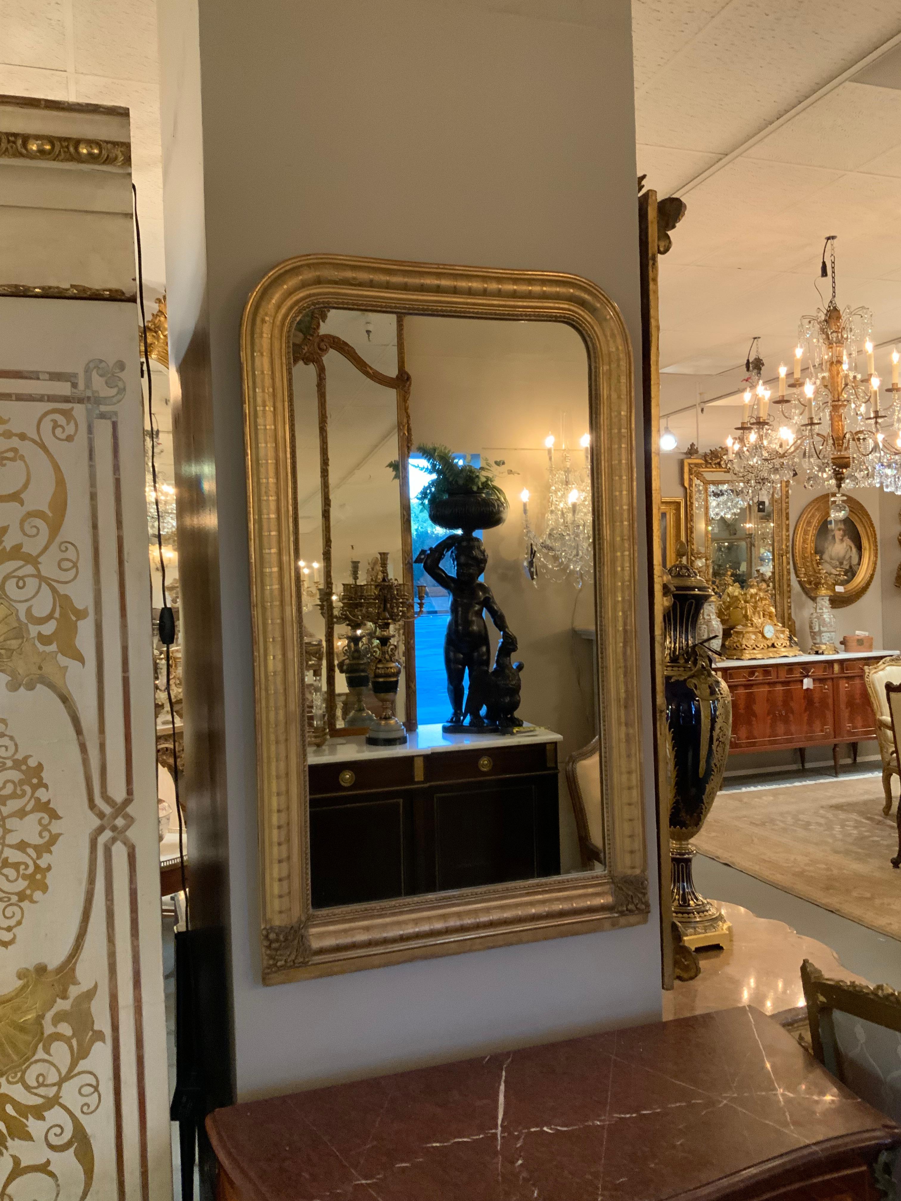 Francese Specchio antico in legno dorato in stile Charles X in vendita